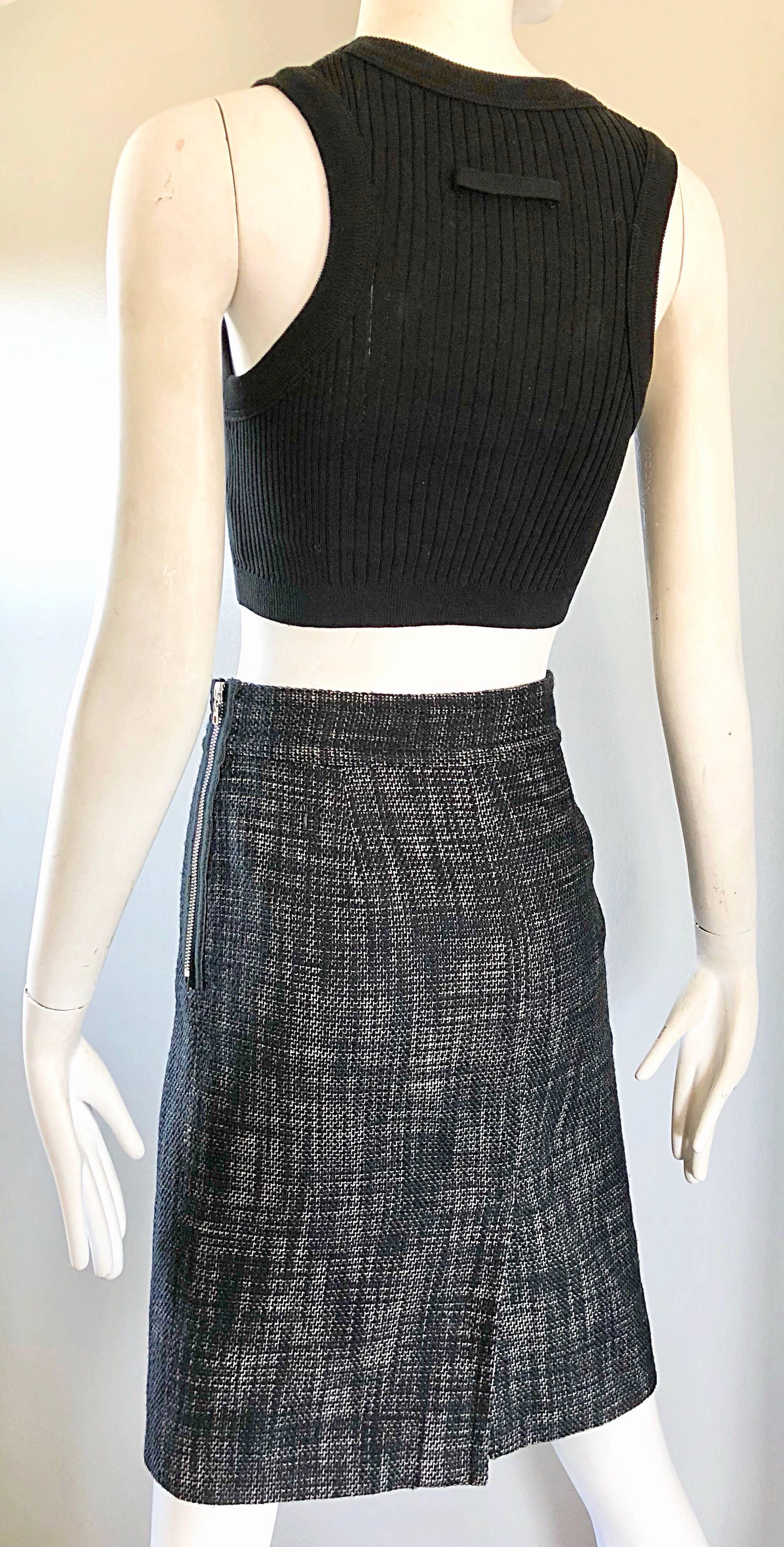Marc Jacobs Collection Black and White Size 4 / 6 Zipper Detail Pencil Skirt For Sale 3