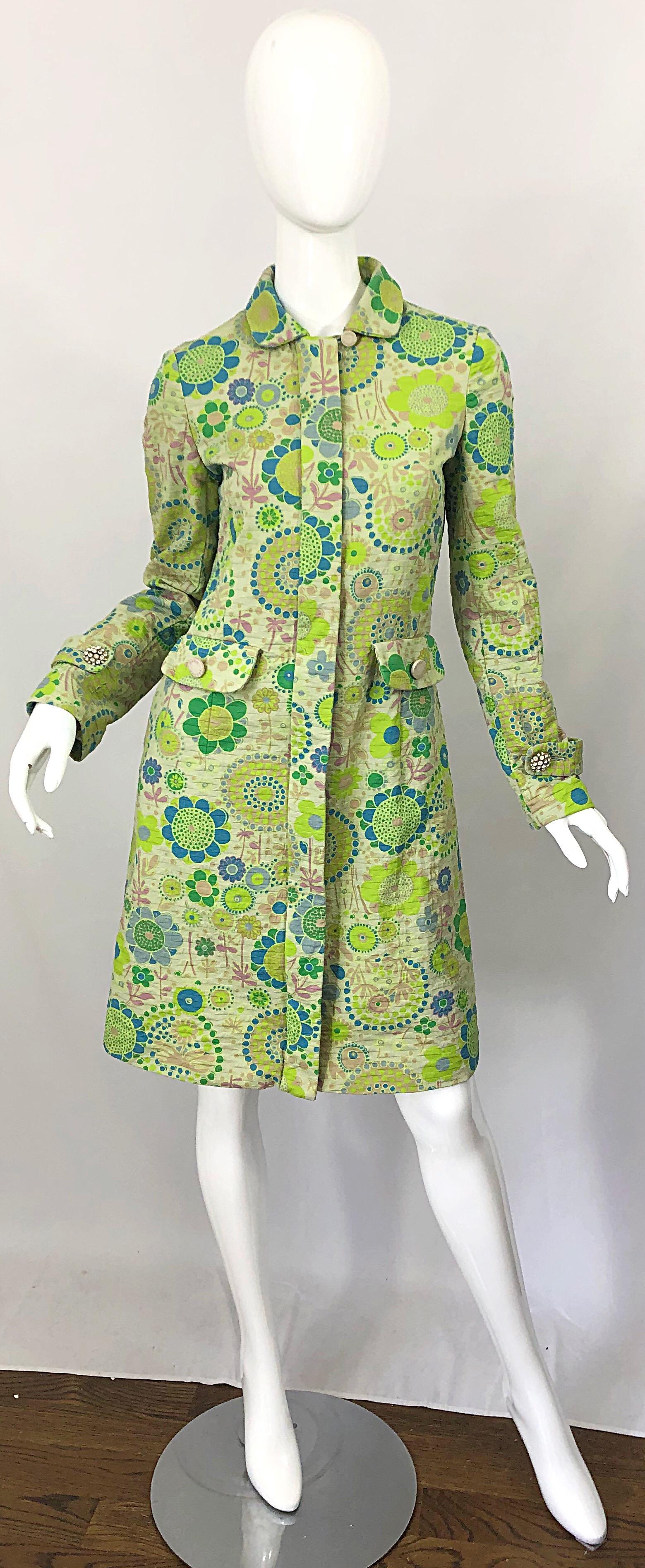 Chic MARC JACOBS Early 2000s Collection neon green and blue mod retro print cotton trench jacket / coat ! Features mod 1960s style flower prints throughout. Sparkly large rhinestone buttons at each sleeve cuff. Marc Jacobs logo etched buttons