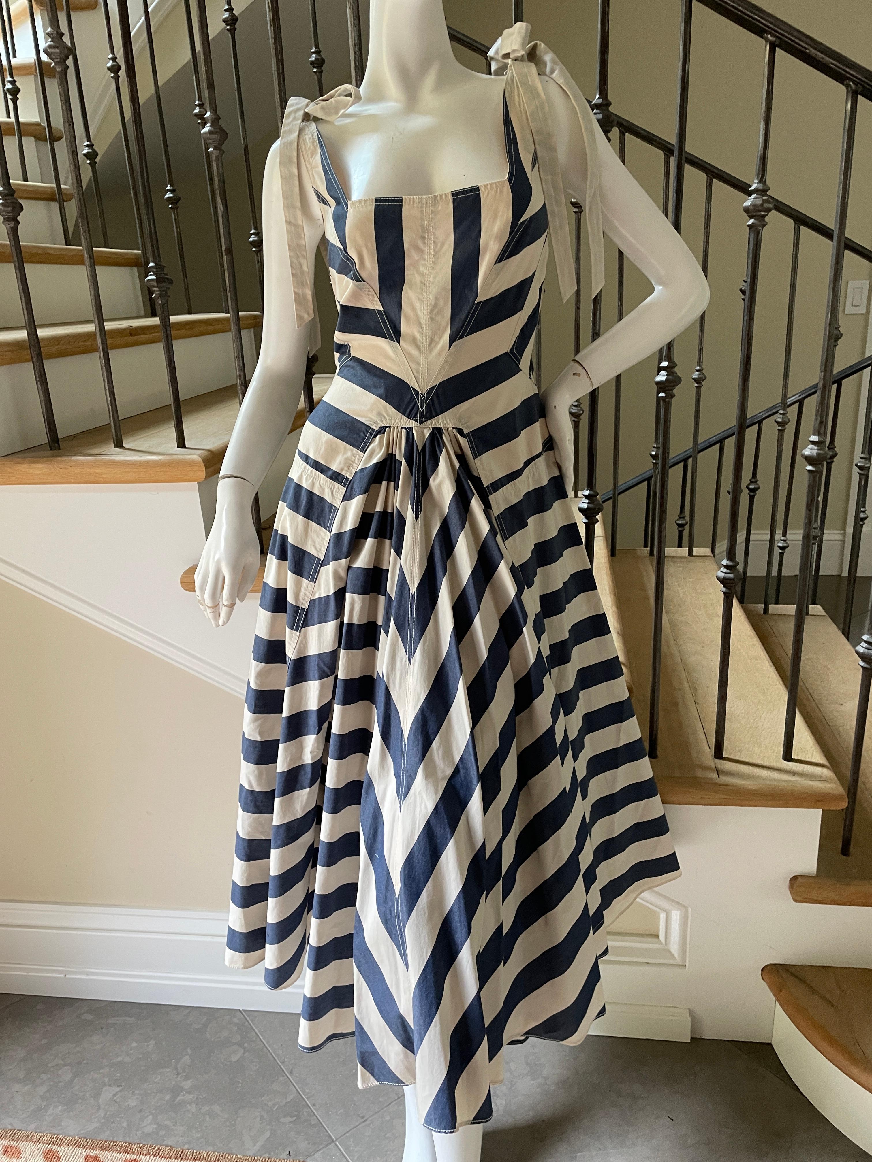 Marc Jacobs Collection Vintage Markise Streifen Baumwolle Kleid mit Full Circle Rock. 
Größe 8
Büste 34