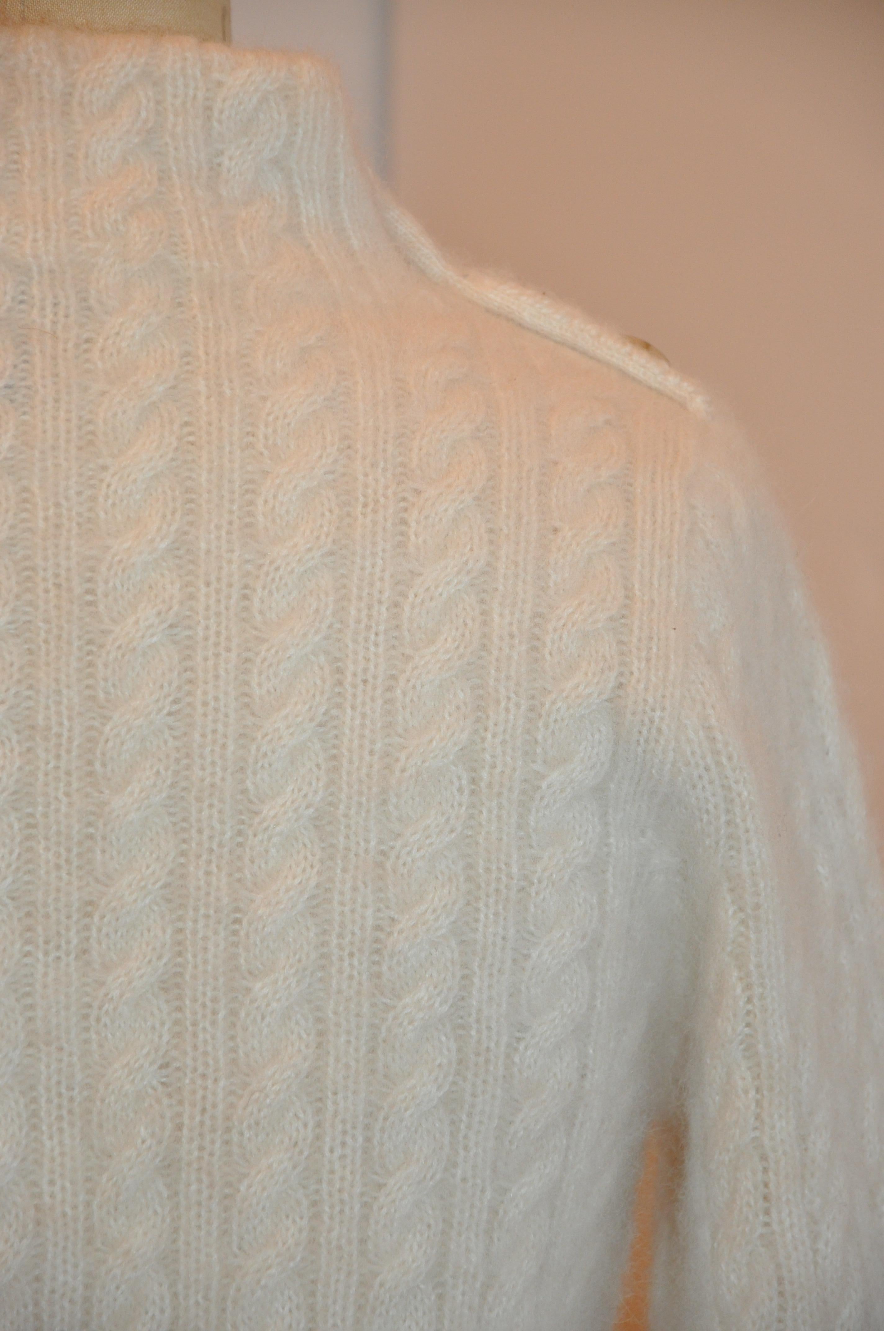 Marc Jacobs Cream Baby Alpaca Turtle-Neck Cable-Knit Sweater In Good Condition For Sale In New York, NY
