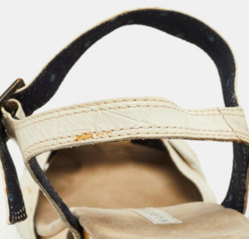 Marc Jacobs Cream Croc Embossed Leather Ankle Strap Clog Sandals Taglia 39 in vendita 3