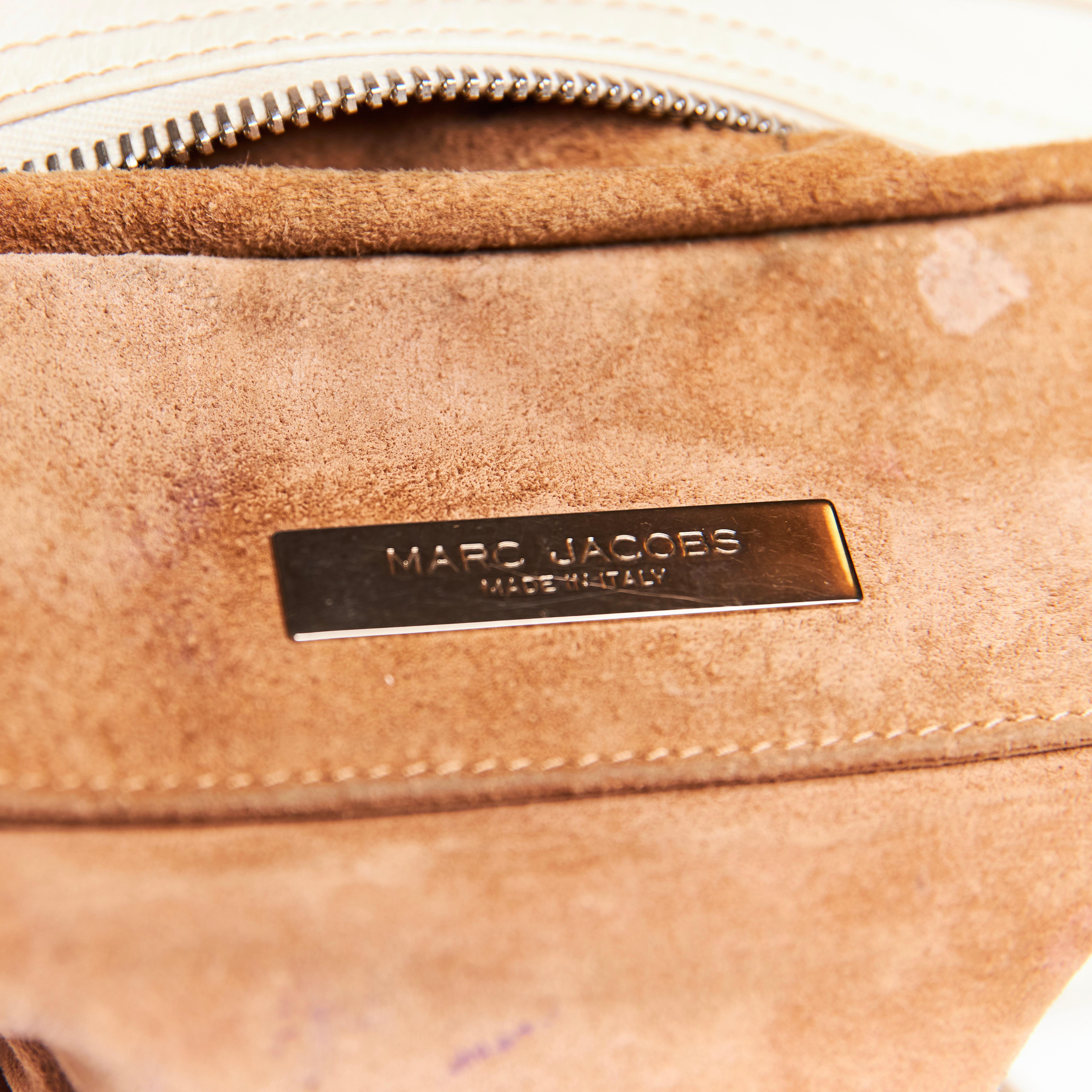 Marc Jacobs Cream Leather 2 Pocket Top Handles Venetia Handbag In Good Condition For Sale In Montreal, Quebec