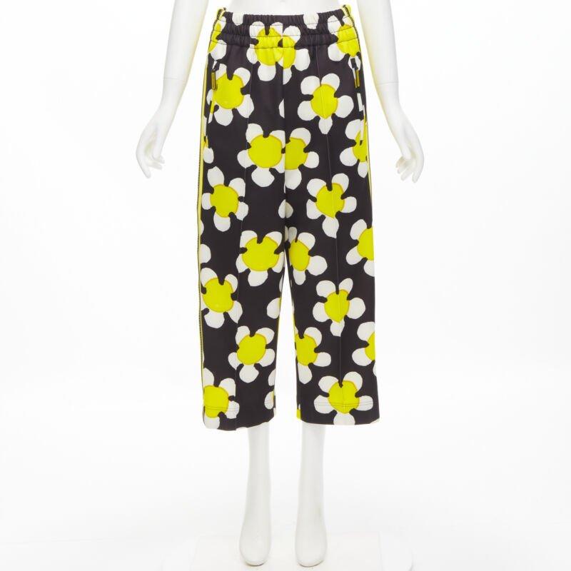 MARC JACOBS Daisy black white yellow side trim wide leg track pants US0 XS For Sale 4
