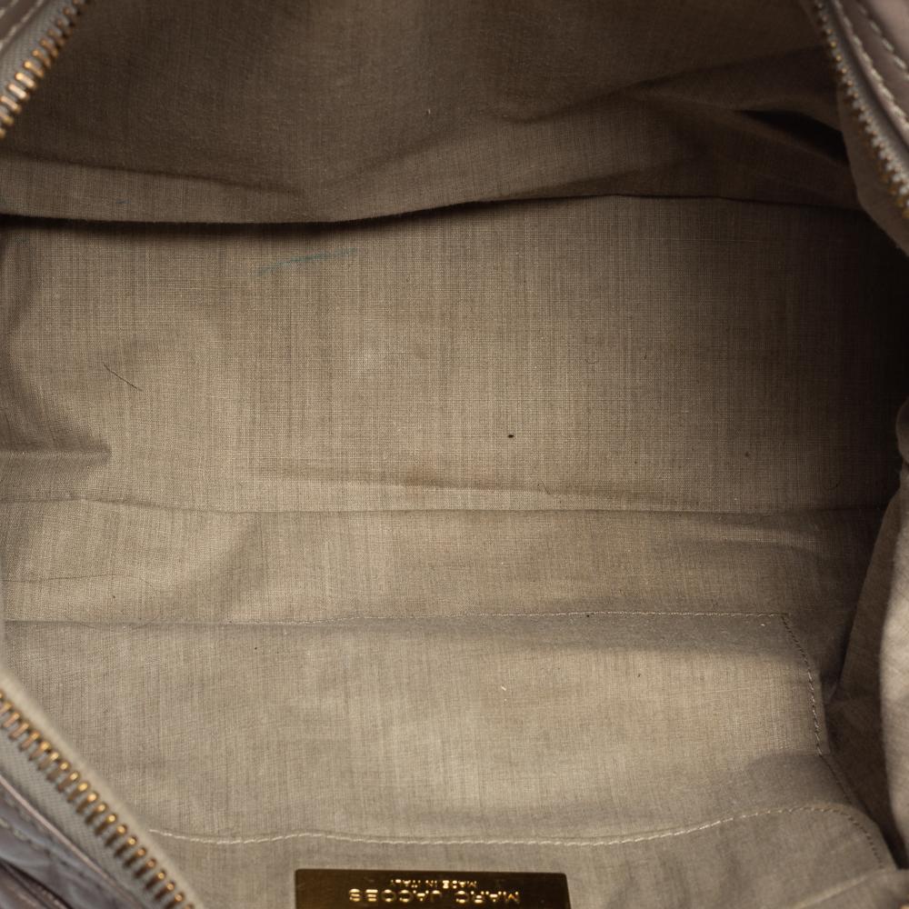 Marc Jacobs Dark Beige Glossy Leather Venetia Satchel In Good Condition In Dubai, Al Qouz 2