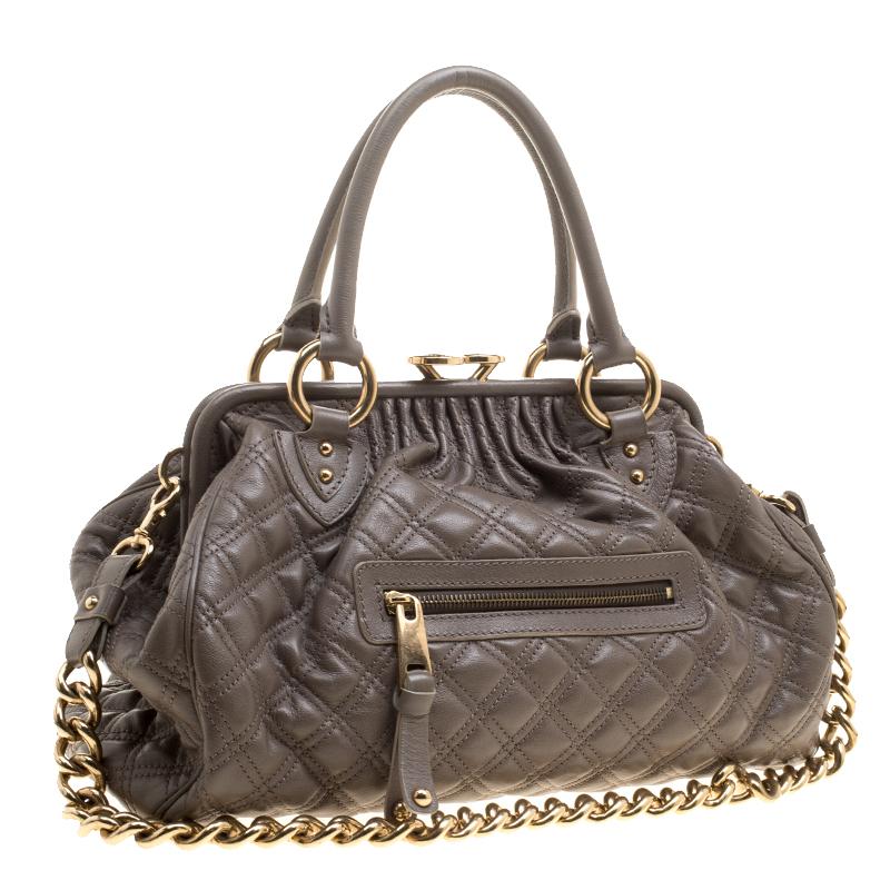 Marc Jacobs Dark Beige Quilted Leather Stam Shoulder Bag In Good Condition In Dubai, Al Qouz 2
