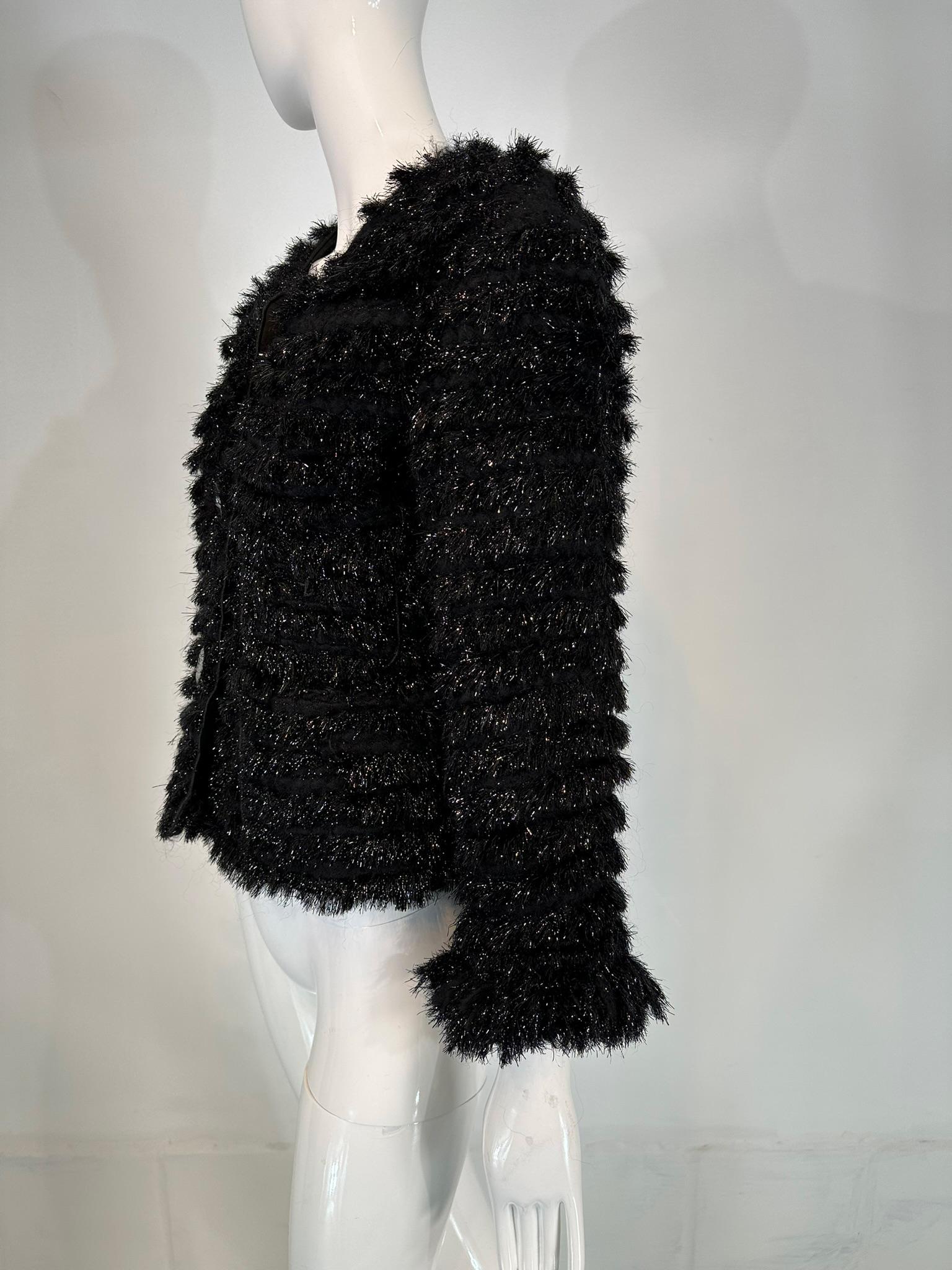Marc Jacobs Giacca con bottoni in pelliccia sintetica glitterata nera e argento 10 in vendita 5