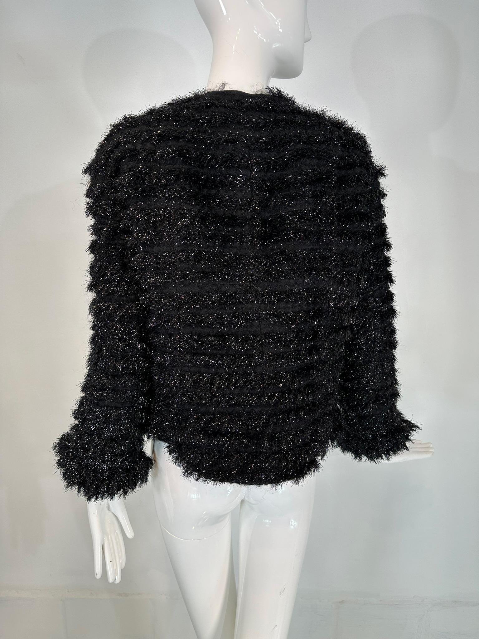 Marc Jacobs Giacca con bottoni in pelliccia sintetica glitterata nera e argento 10 in vendita 2