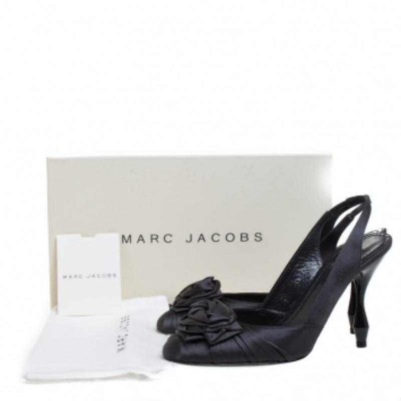 Marc Jacobs Graphite Satin Ruffle Rose Round Toe Slingback Sandals Size 36.5 im Angebot 3