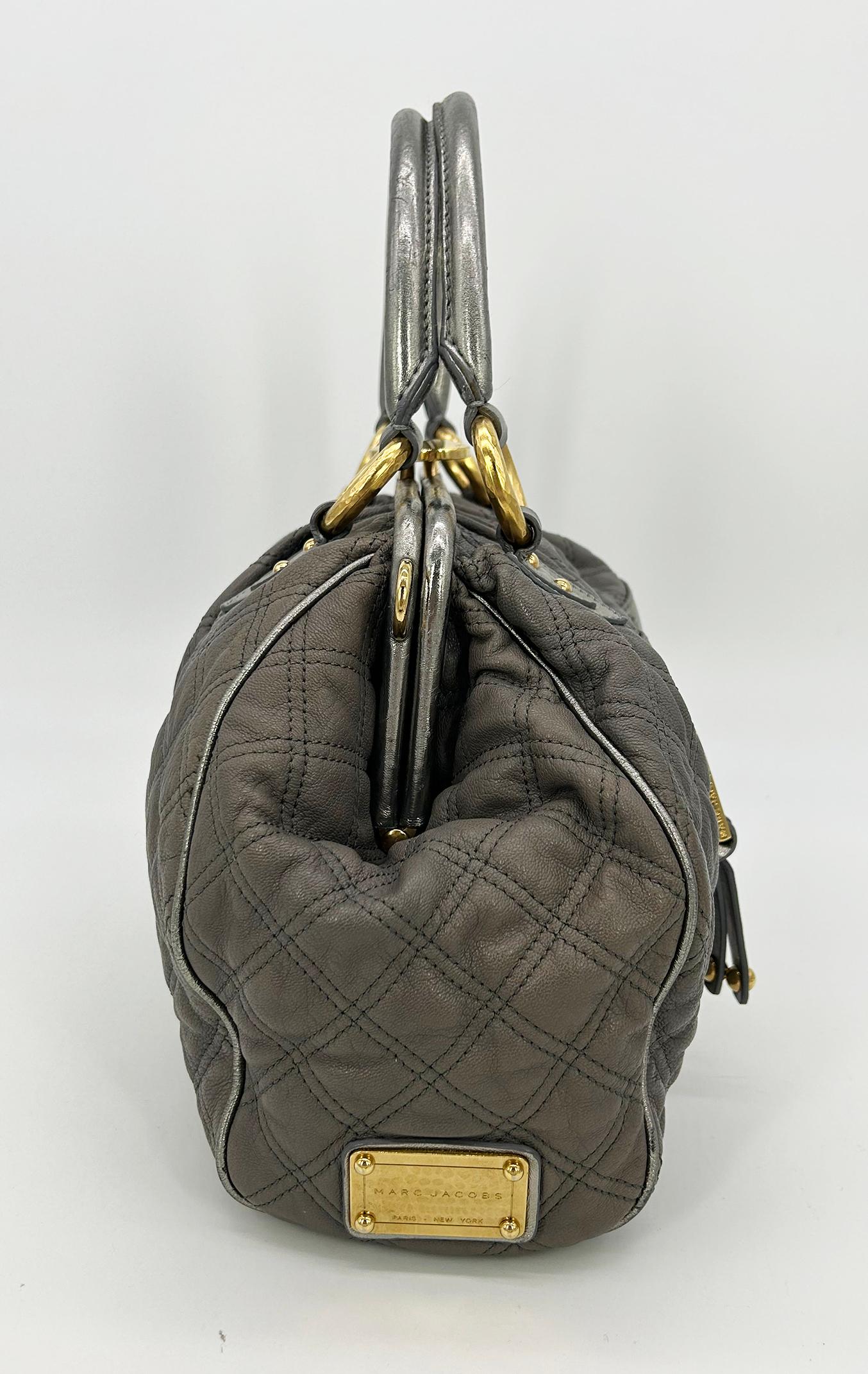 Marc Jacobs Gray Quilted Leather Gold Stam Bag in good condition. Measurements: 15