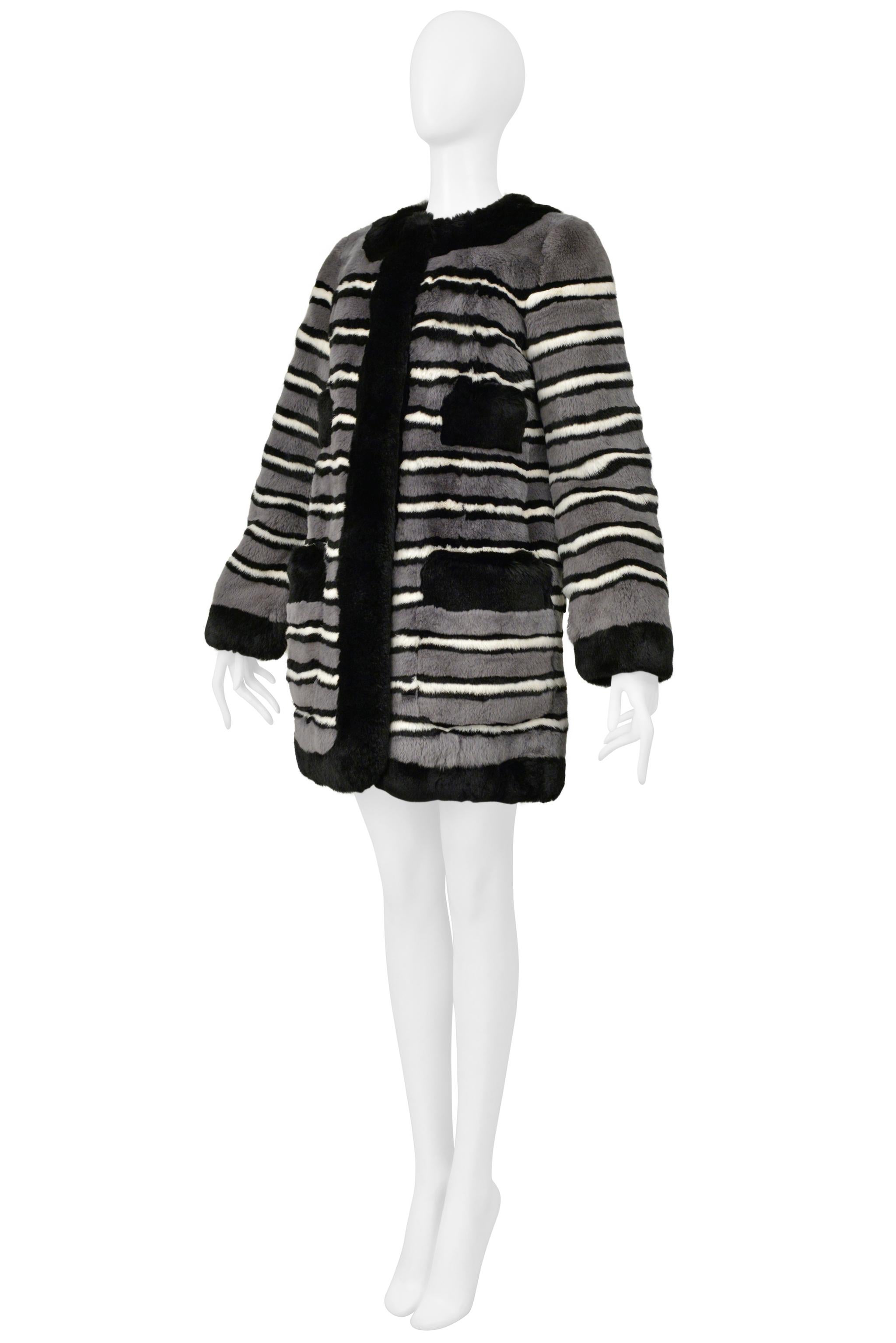 Nero Marc Jacobs Cappotto in pelliccia di coniglio a righe grigie e nere 2014 in vendita