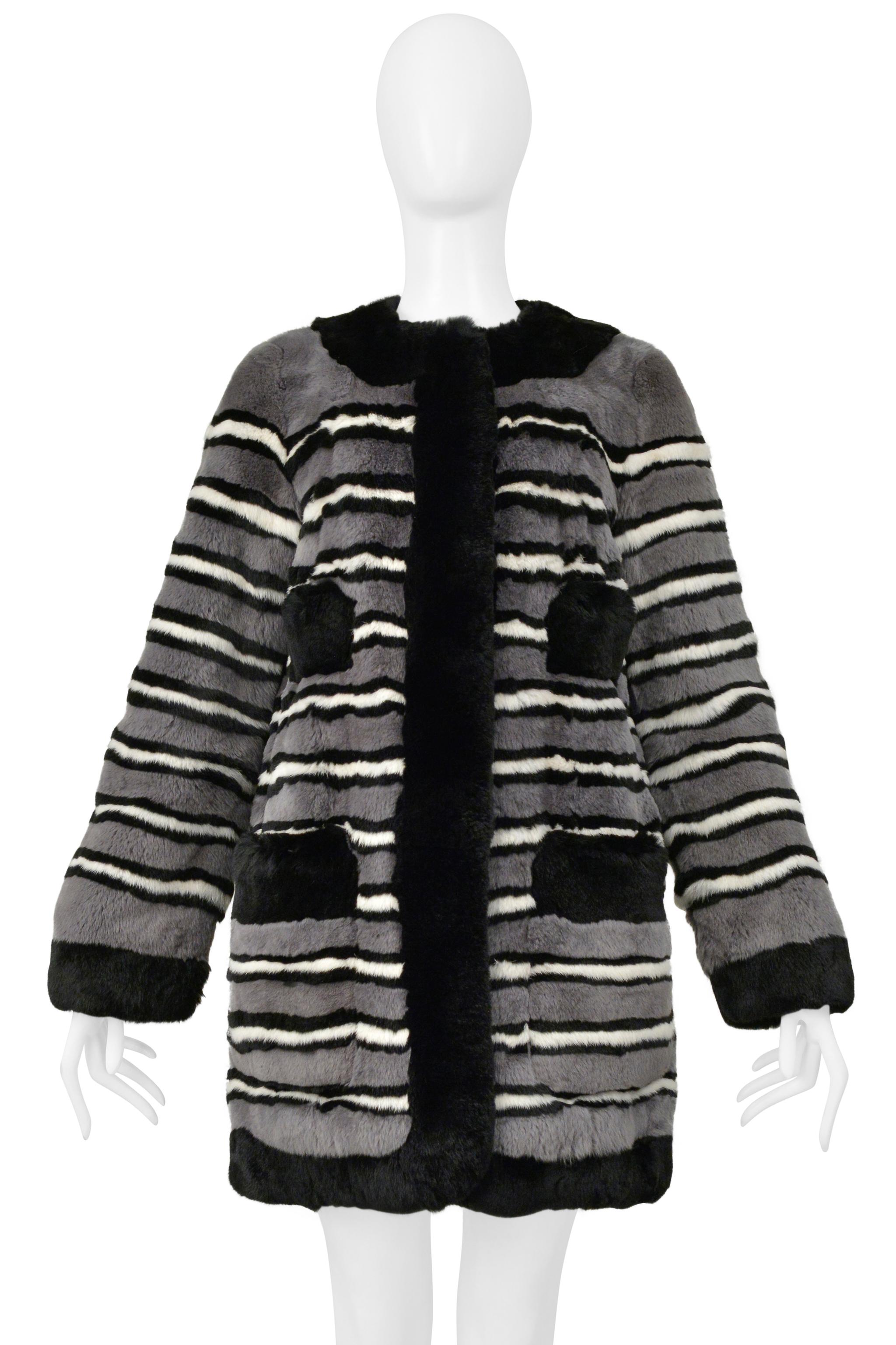 Marc Jacobs Cappotto in pelliccia di coniglio a righe grigie e nere 2014 in vendita
