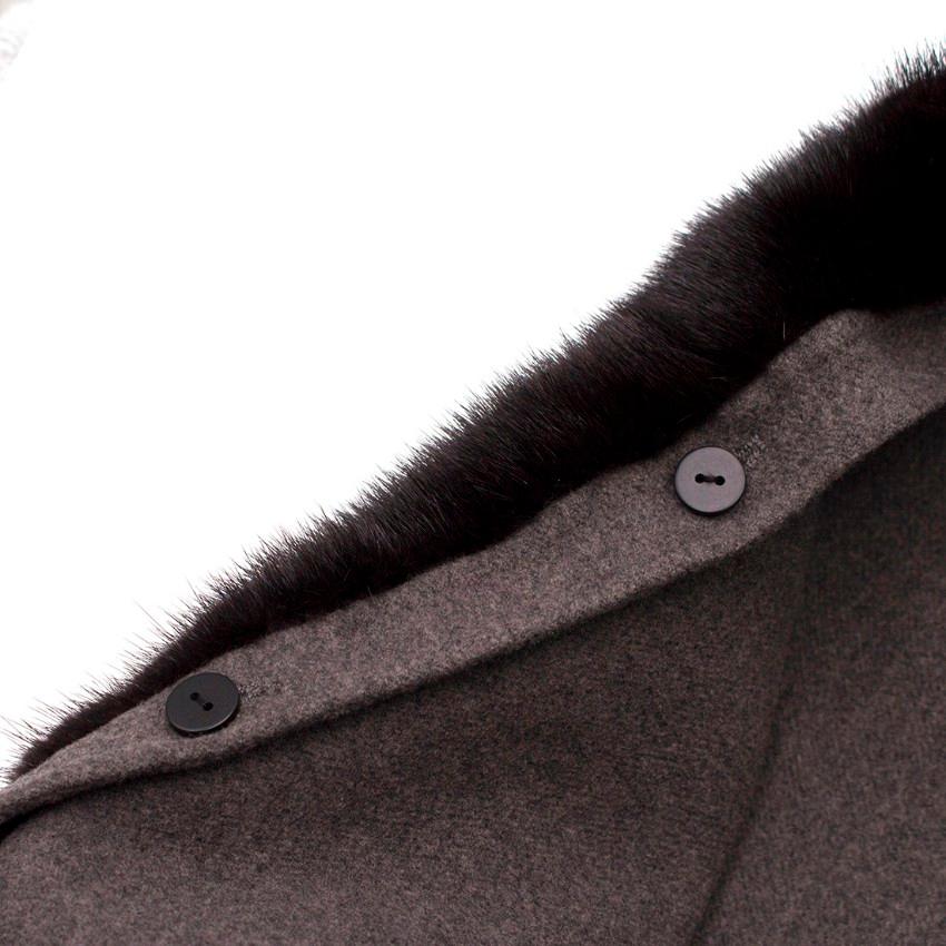 Women's Marc Jacobs Grey Cashmere Cape Coat with Fur Collar - Size S/M For Sale