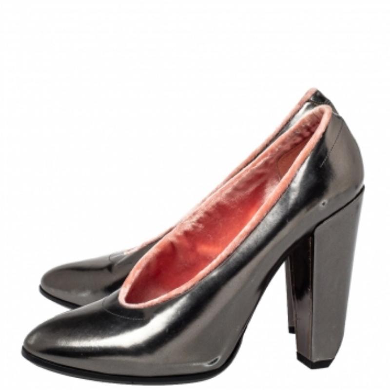 Gray Marc Jacobs Grey Leather Block Heel Pumps Size 38.5 For Sale