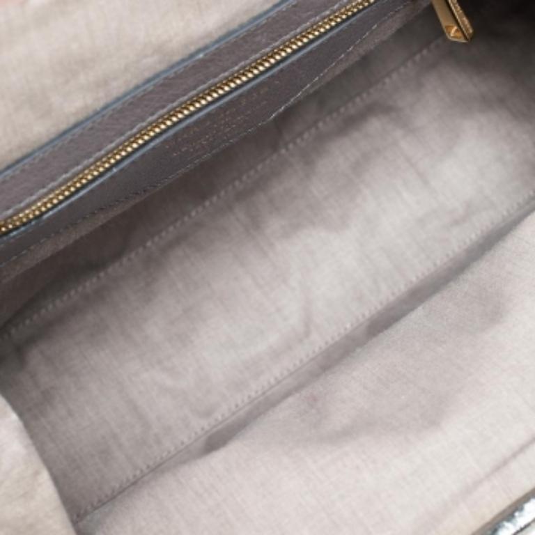 Marc Jacobs Borsa a spalla in pelle trapuntata grigio/argento Stam In condizioni buone in vendita a Dubai, Al Qouz 2