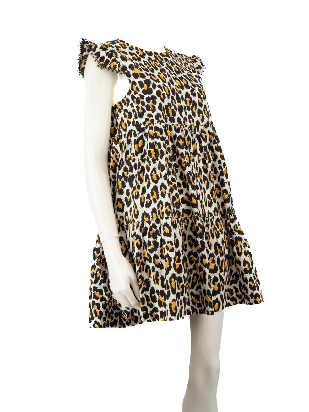 CONDIZIONE: molto buona. L'usura minima del vestito è evidente su questo articolo usato di rivendita di Marc Jacobs.
 Dettagli
 Multicolore: Beige, Nero e Giallo
 Cotone
 Abito
 Mini
 Manica corta
 Motivo leopardato
 Collo rotondo
 Chiusura con