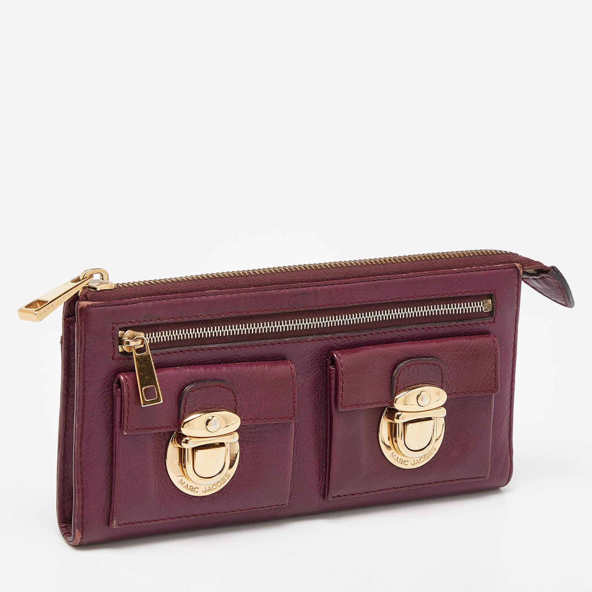 Brown Marc Jacobs Magenta Leather Zip Continental Wallet For Sale