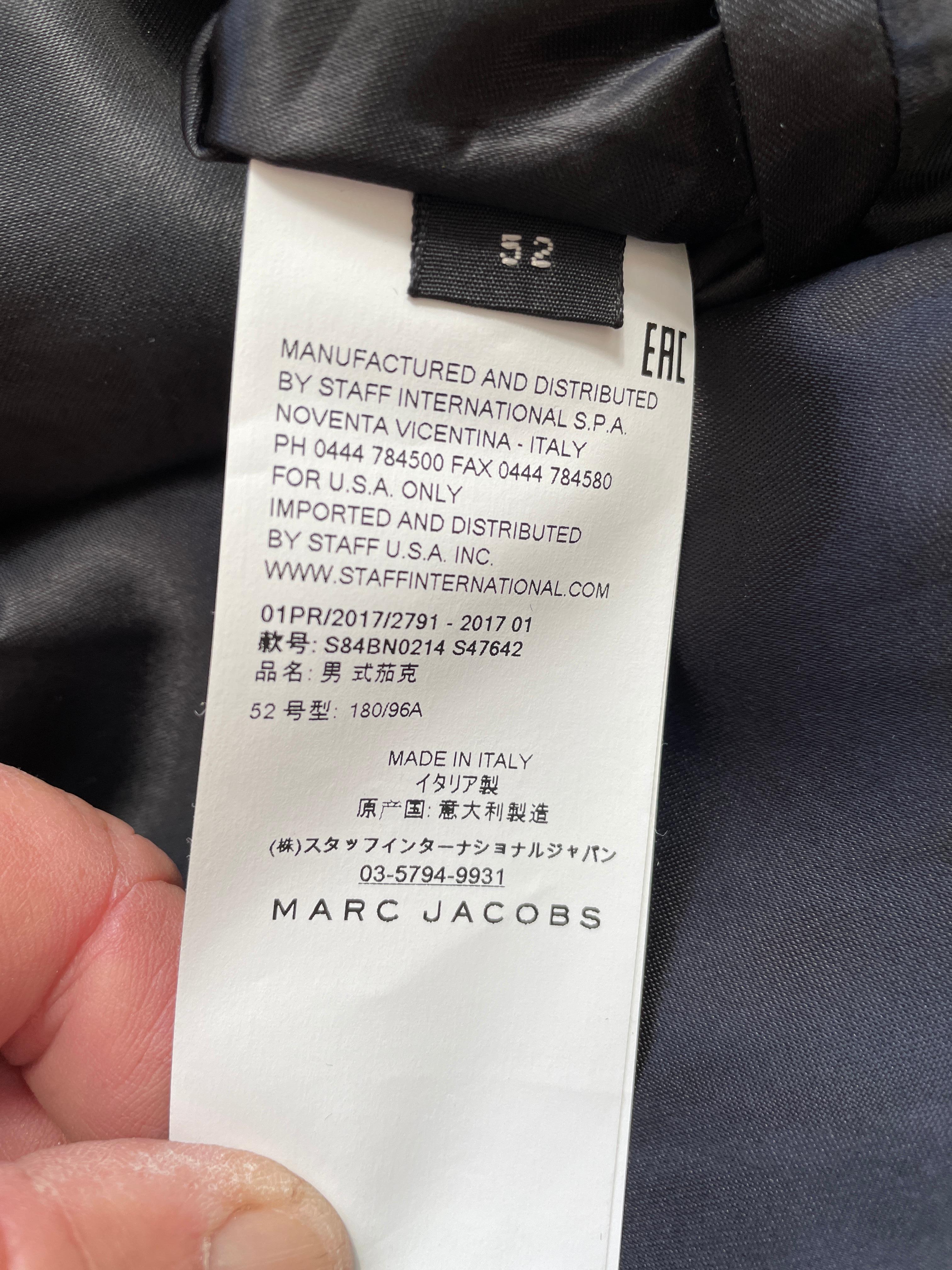 Marc Jacobs Men's Tiger Sequin Evening Jacket with Velvet Shawl Collar In New Condition For Sale In Cloverdale, CA
