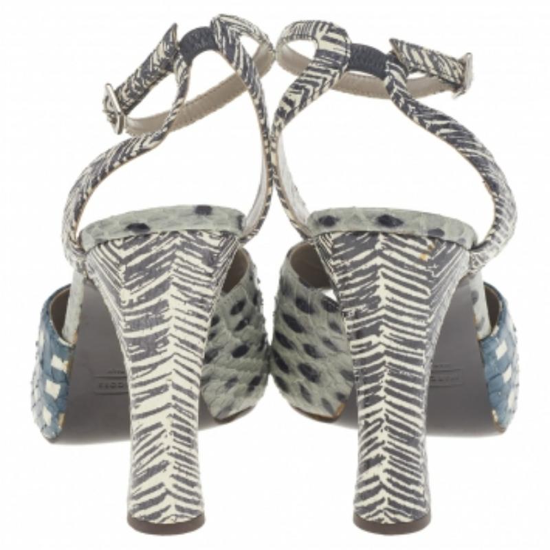 Marc Jacobs Sandali con cinturino alla caviglia in pelle di pitone multicolore misura 35,5 in vendita 2