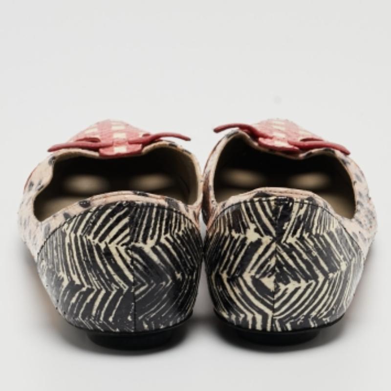Marc Jacobs Multicolor Schlangenhaut ausgeschnitten Maus Pointed Toe Ballet Flats Größe 36 im Angebot 1