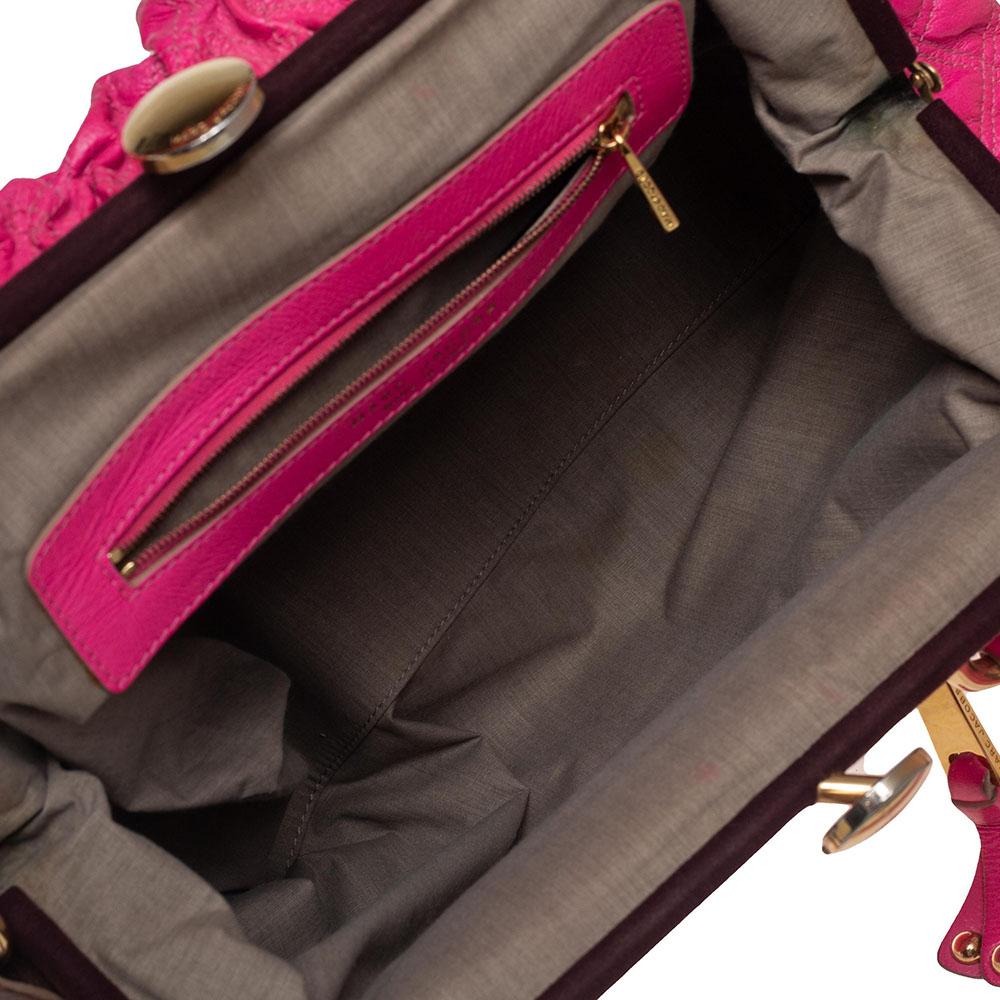 Marc Jacobs, borsa a tracolla in pelle trapuntata rosa neon, con tracolla in pelle trapuntata 2