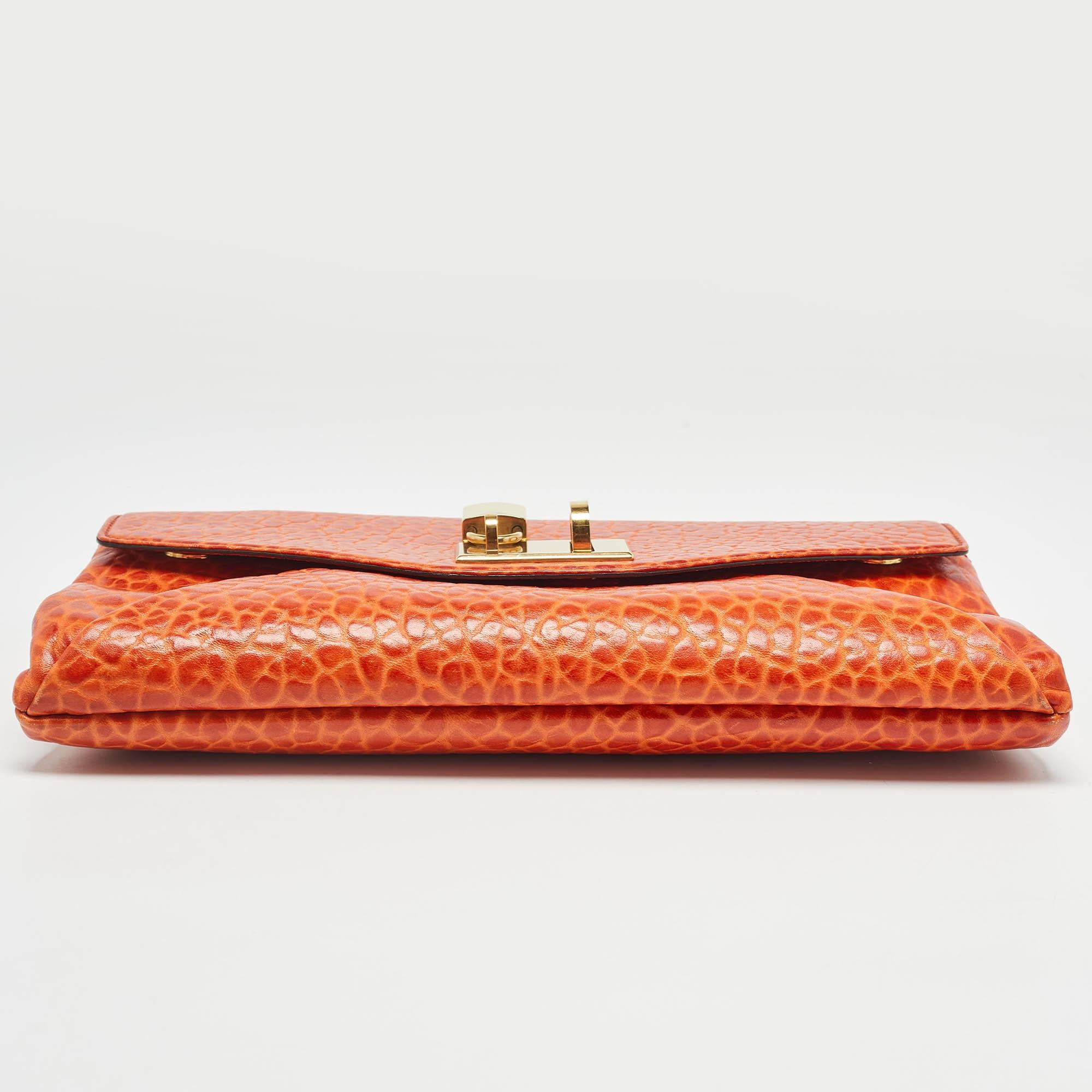 Marc Jacobs Orange Textured Leather Lock Flap Clutch For Sale 2