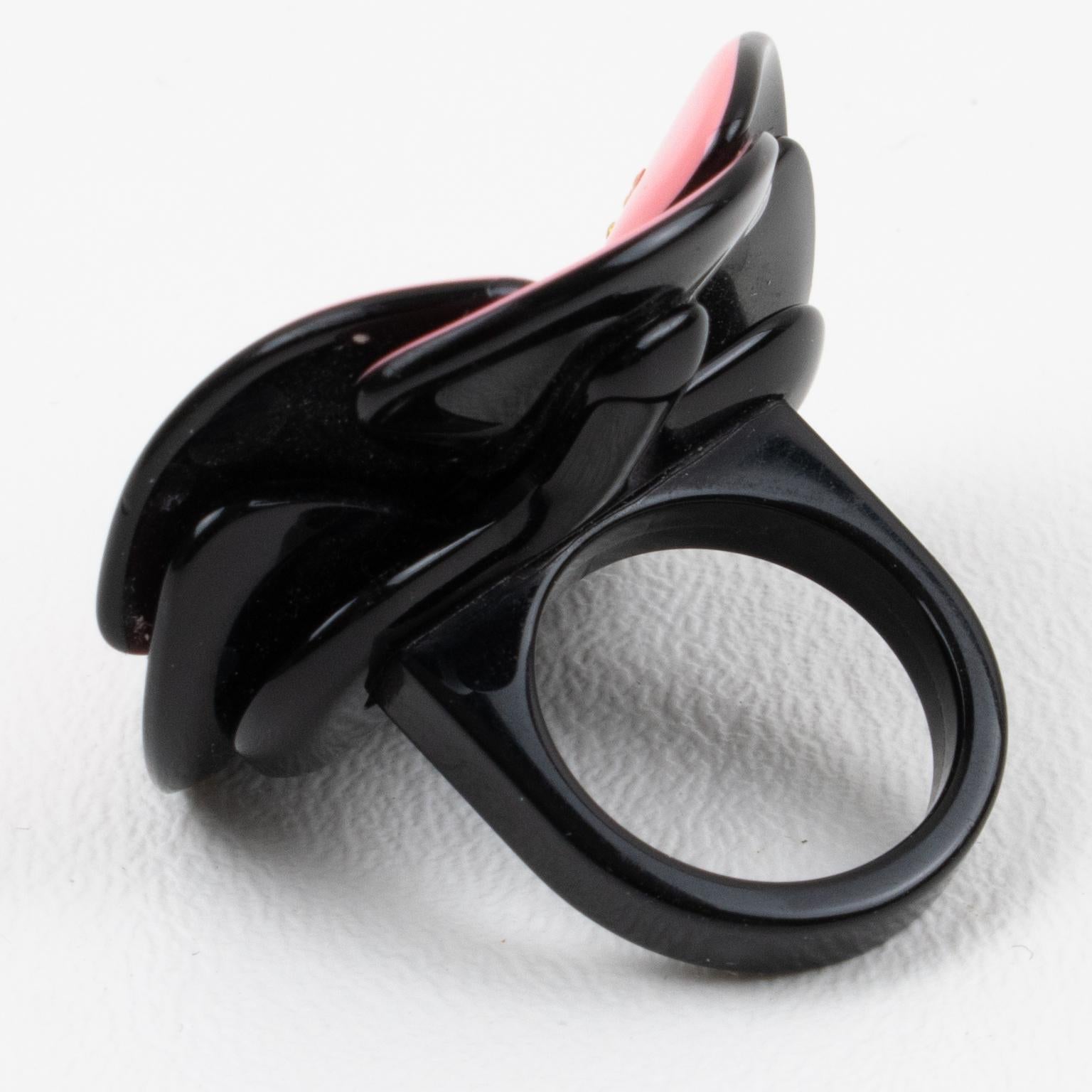 Marc Jacobs Rosa und Schwarz Mohnblumen-Blumenharz-Mode-Ring Größe 5,5 (Romantik) im Angebot