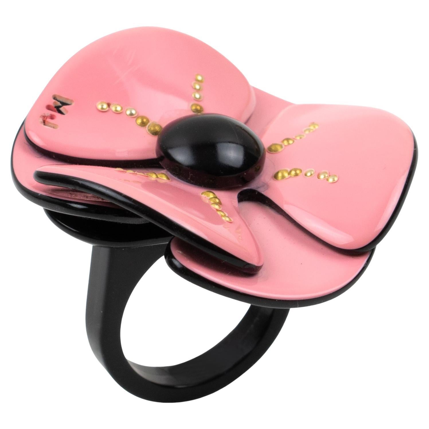Marc Jacobs Pink and Black Poppy Flower Resin Fashion Ring size 5.5 For Sale