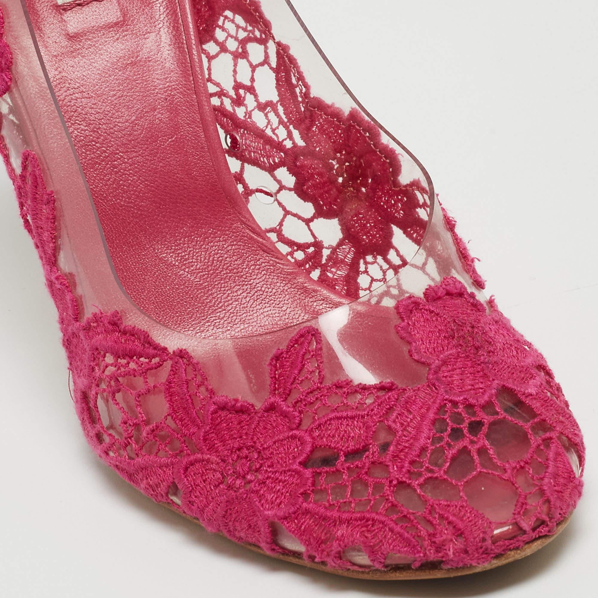 Marc Jacobs Rosa bestickte PVC-Pumps mit runder Zehe und Spitze aus Spitze Größe 38,5 im Angebot 3