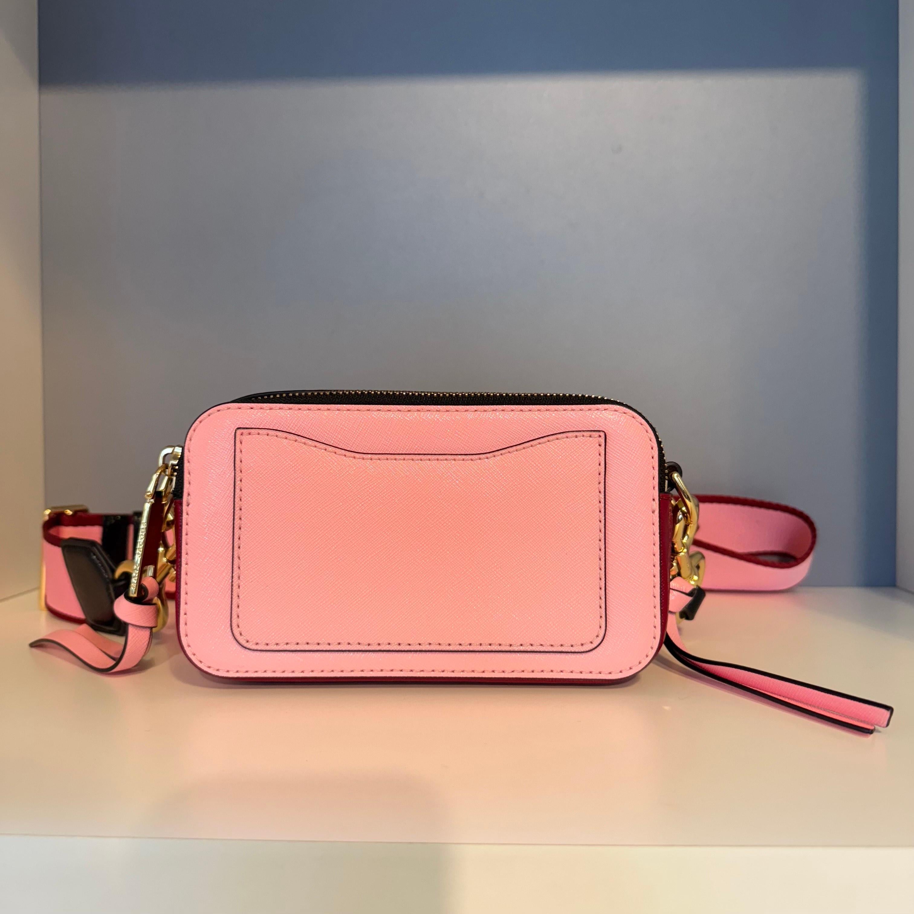 Marc Jacobs Rosa Leder Crossbody Pochette (Pink) im Angebot