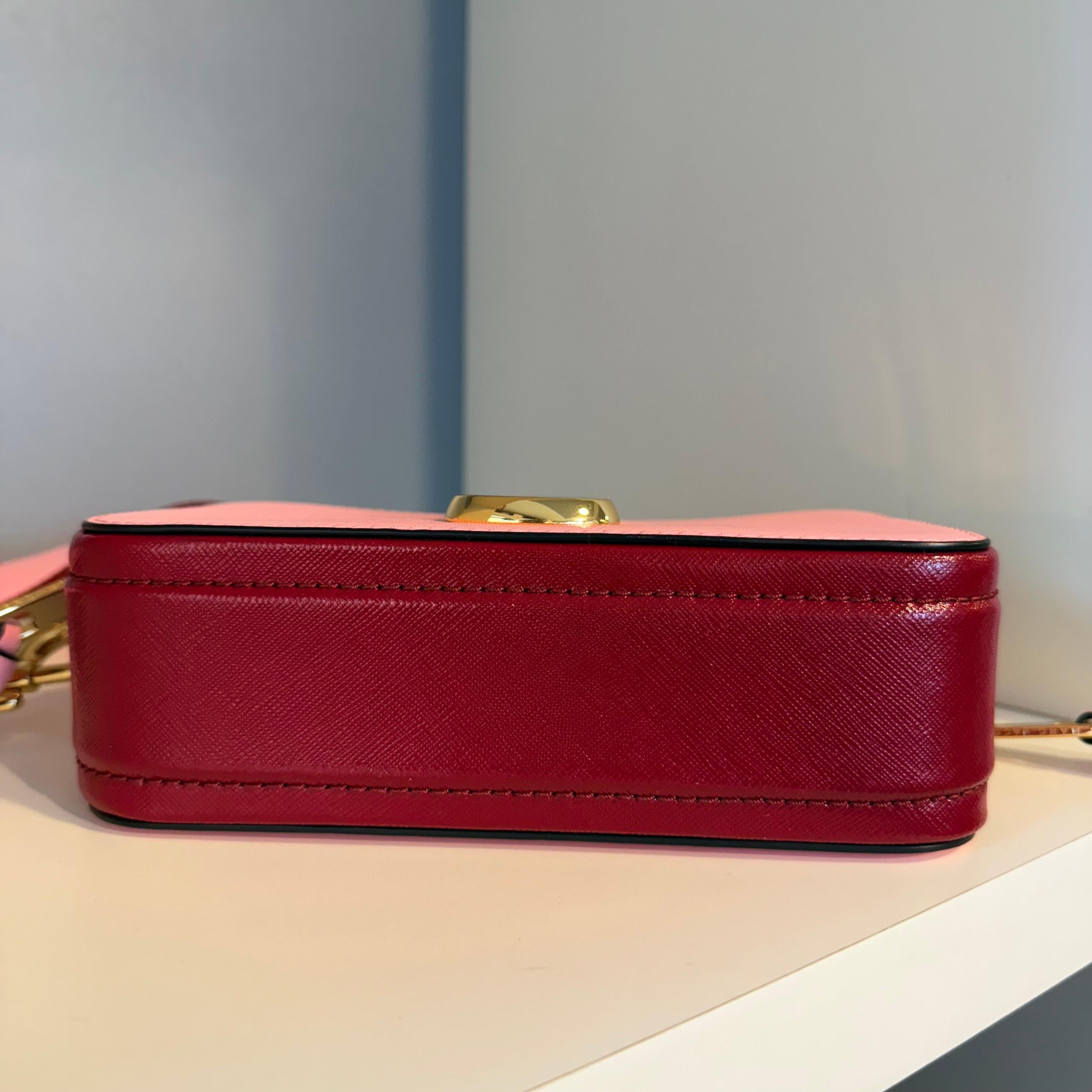 Marc Jacobs Rosa Leder Crossbody Pochette im Angebot 1