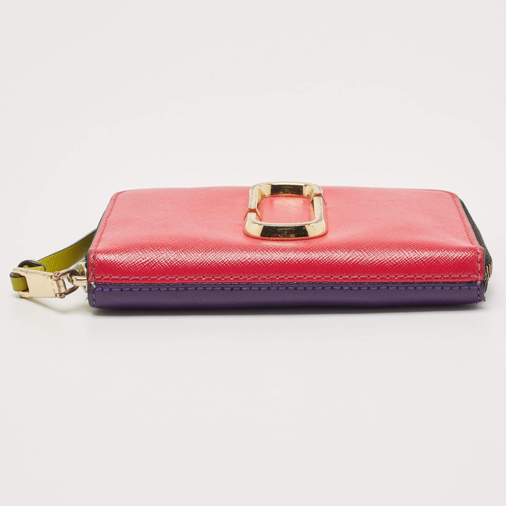 Marc Jacobs Pink/Purple Saffiano Leather Snapshot Compact Wallet For Sale 2