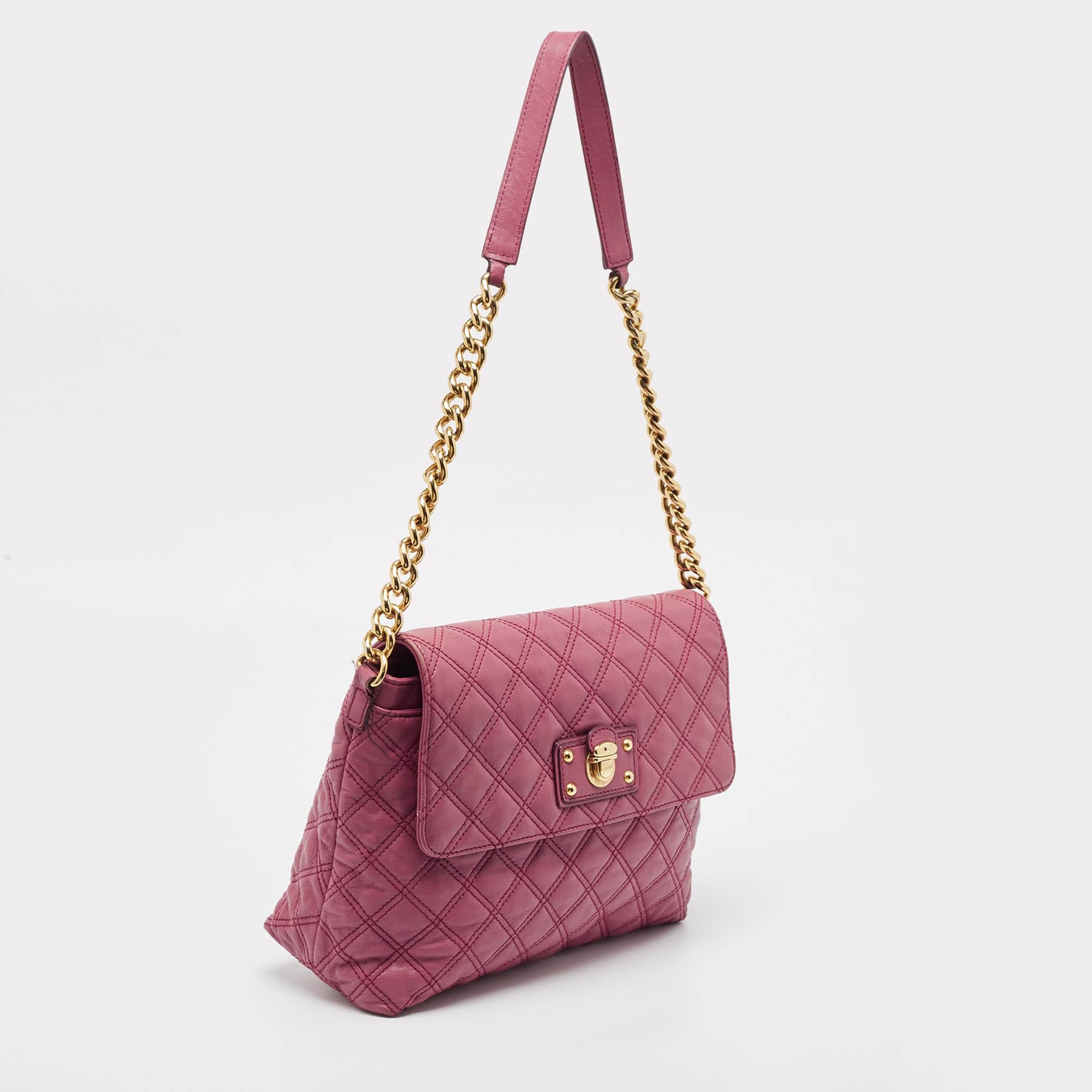 Marc Jacobs Bolso de hombro sencillo de piel acolchada rosa para el día y la noche Rosa en venta