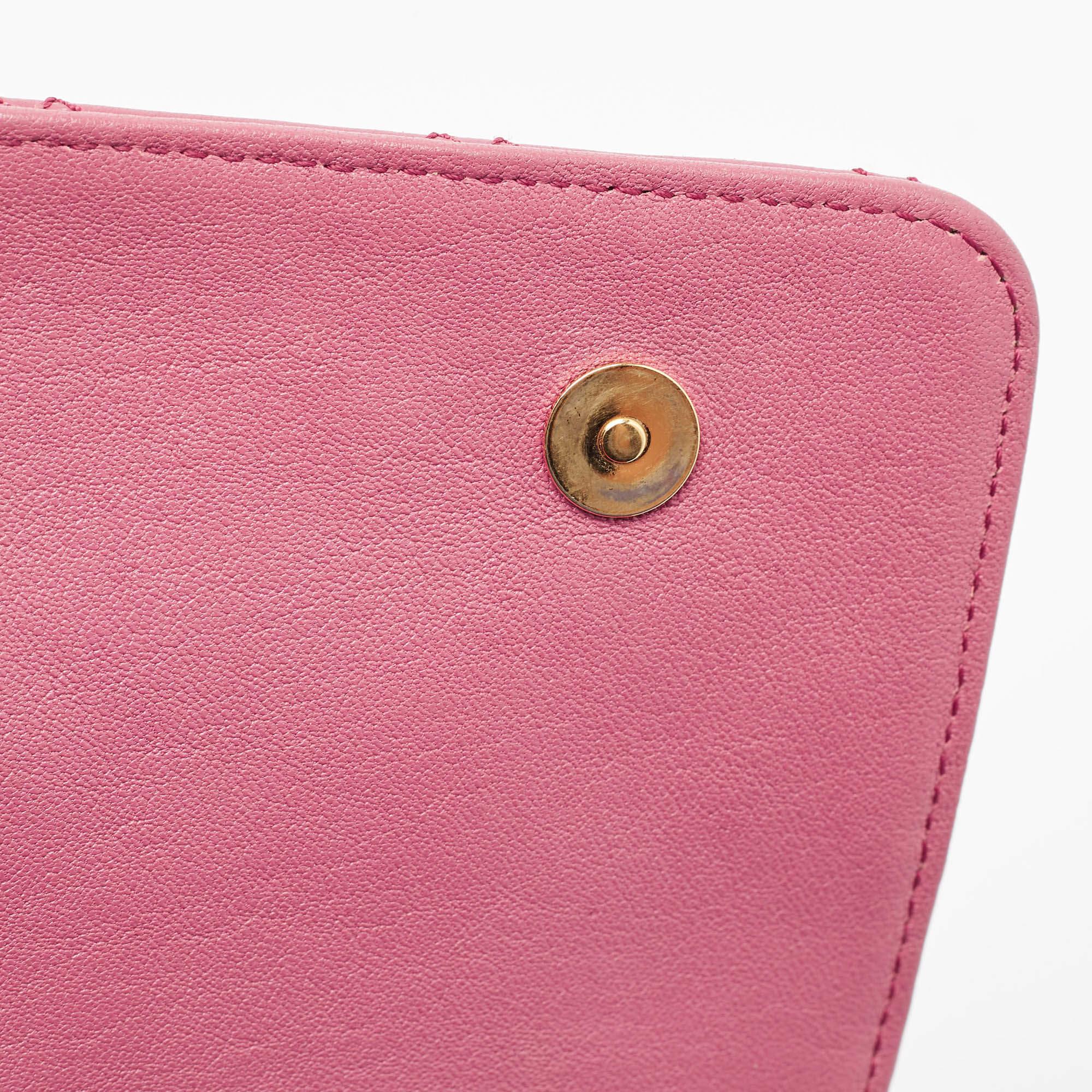 Marc Jacobs Bolso de hombro sencillo de piel acolchada rosa para el día y la noche en venta 3