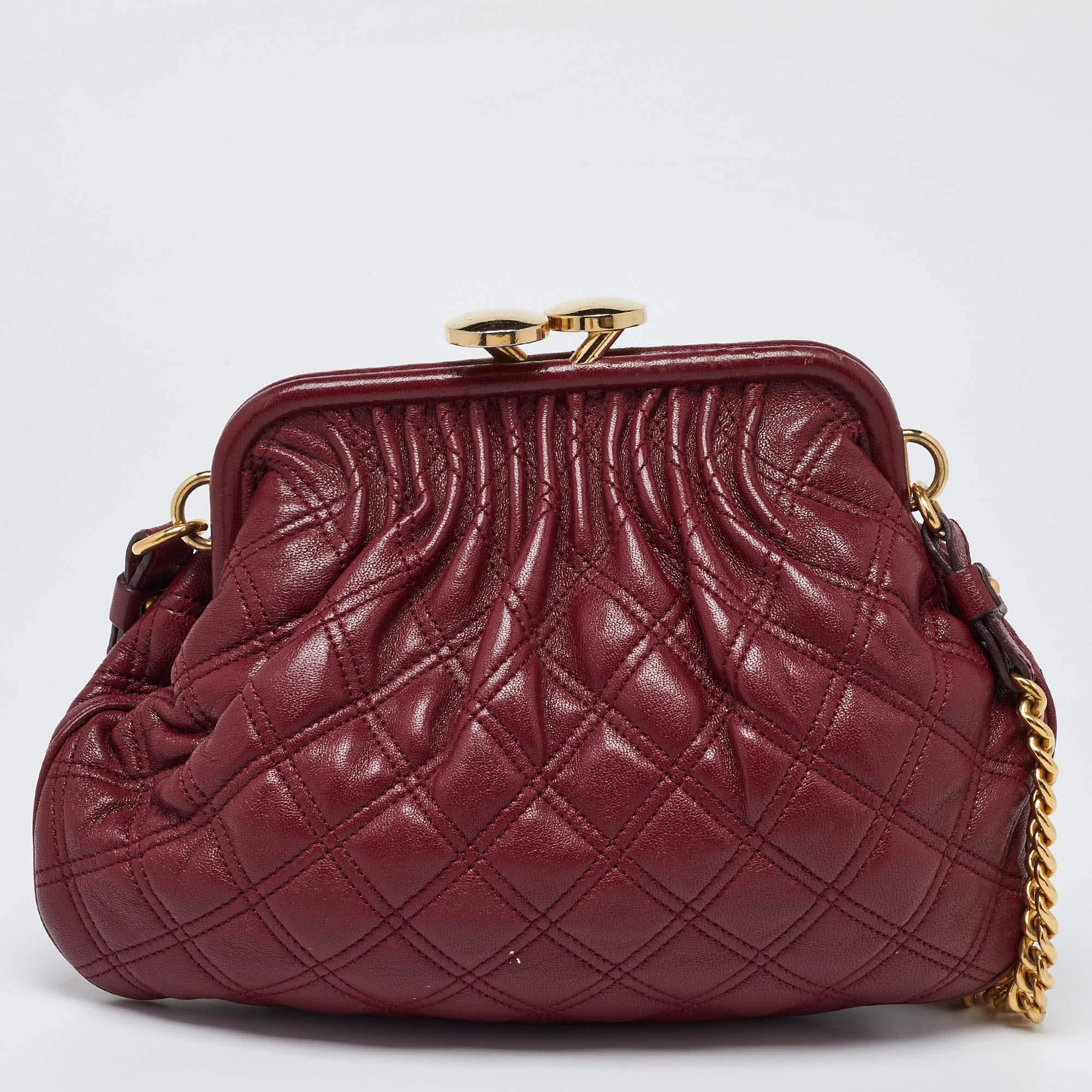 Marc Jacobs Red Quilted Leather Little Stam Shoulder Bag In Good Condition In Dubai, Al Qouz 2