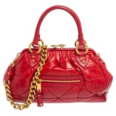 Marc Jacobs Rote gesteppte Ledertasche mit Stacheln