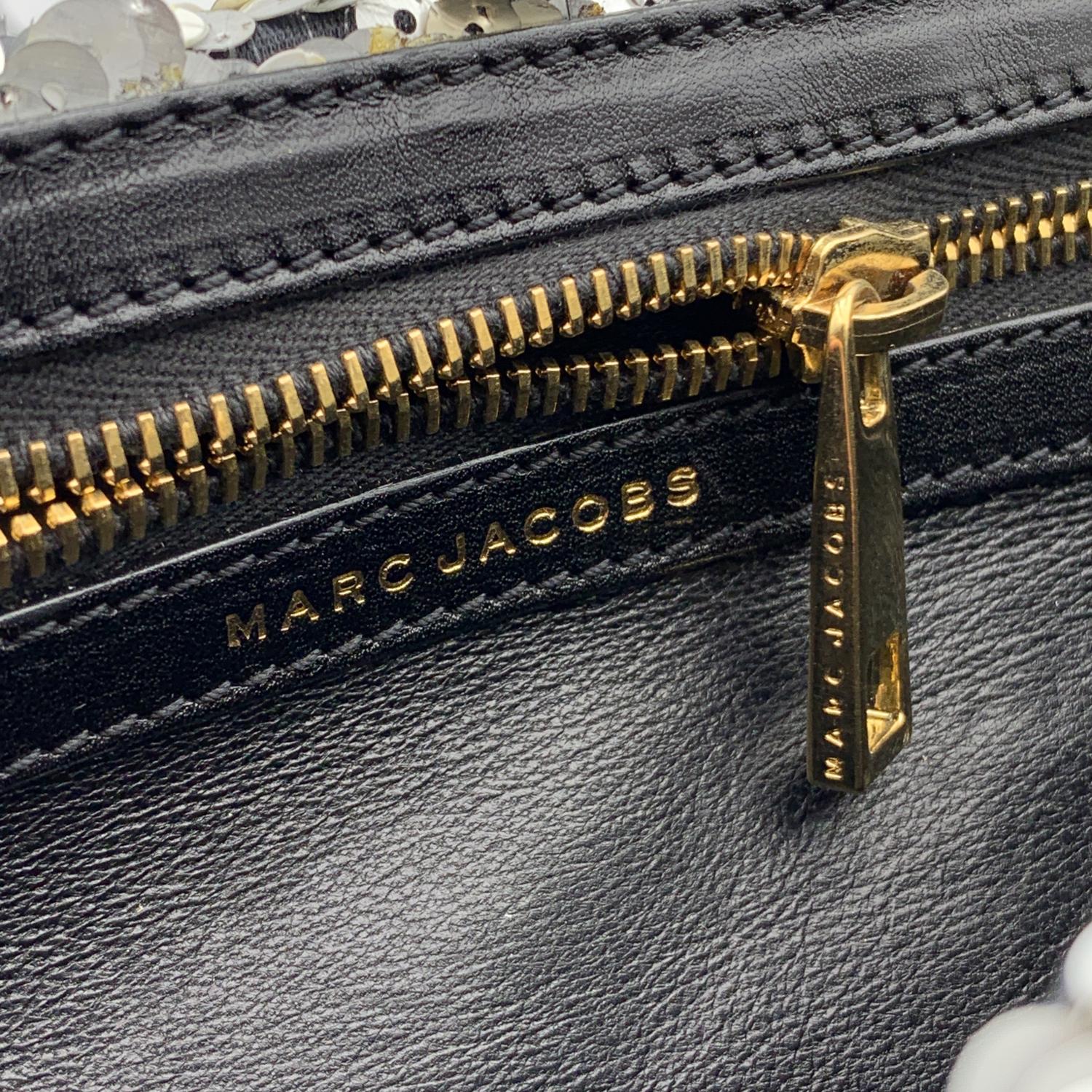  Marc Jacobs - Grand sac à main à rabat doré à sequins argentés et dorés Pour femmes 