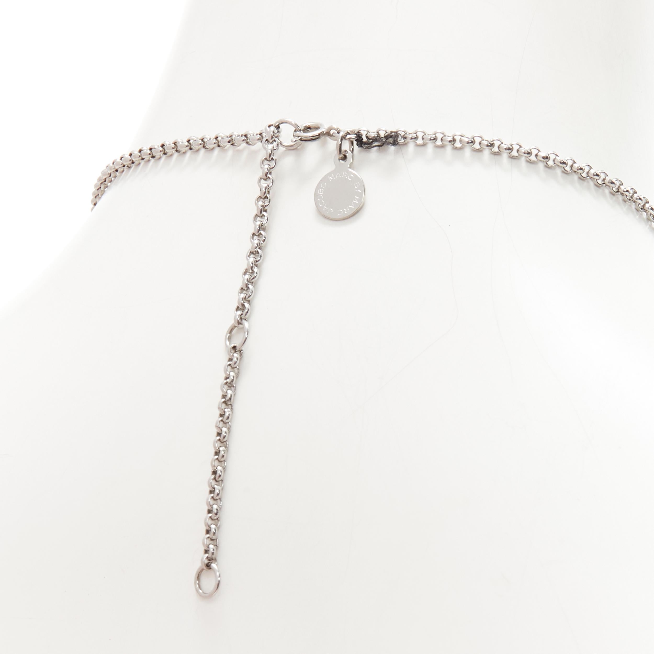 Donna MARC JACOBS collana lunga con catena a forma di palla da bowling in argento in vendita