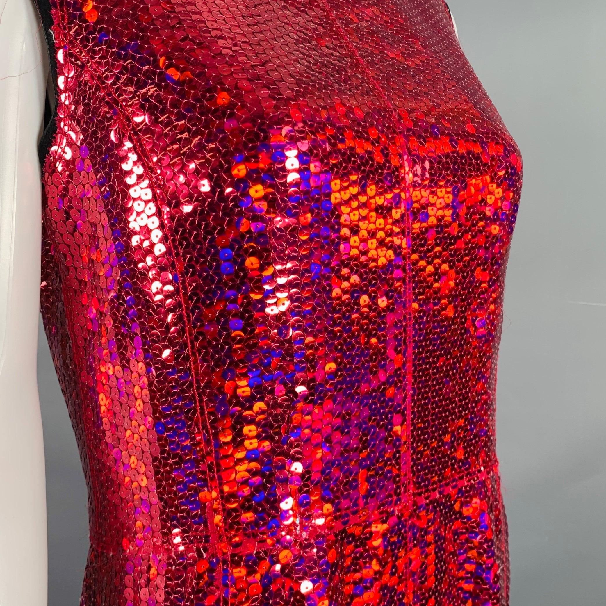 Vestido MARC JACOBS
en un
Tejido de poliéster rojo de estilo corsario, con lentejuelas por toda la prenda y cierre de cremallera en la espalda. Hecho en EE.UU. Muy buen estado usado. Pequeños signos de desgaste. 

Marcado:   0 

Medidas: 
 
Hombros
