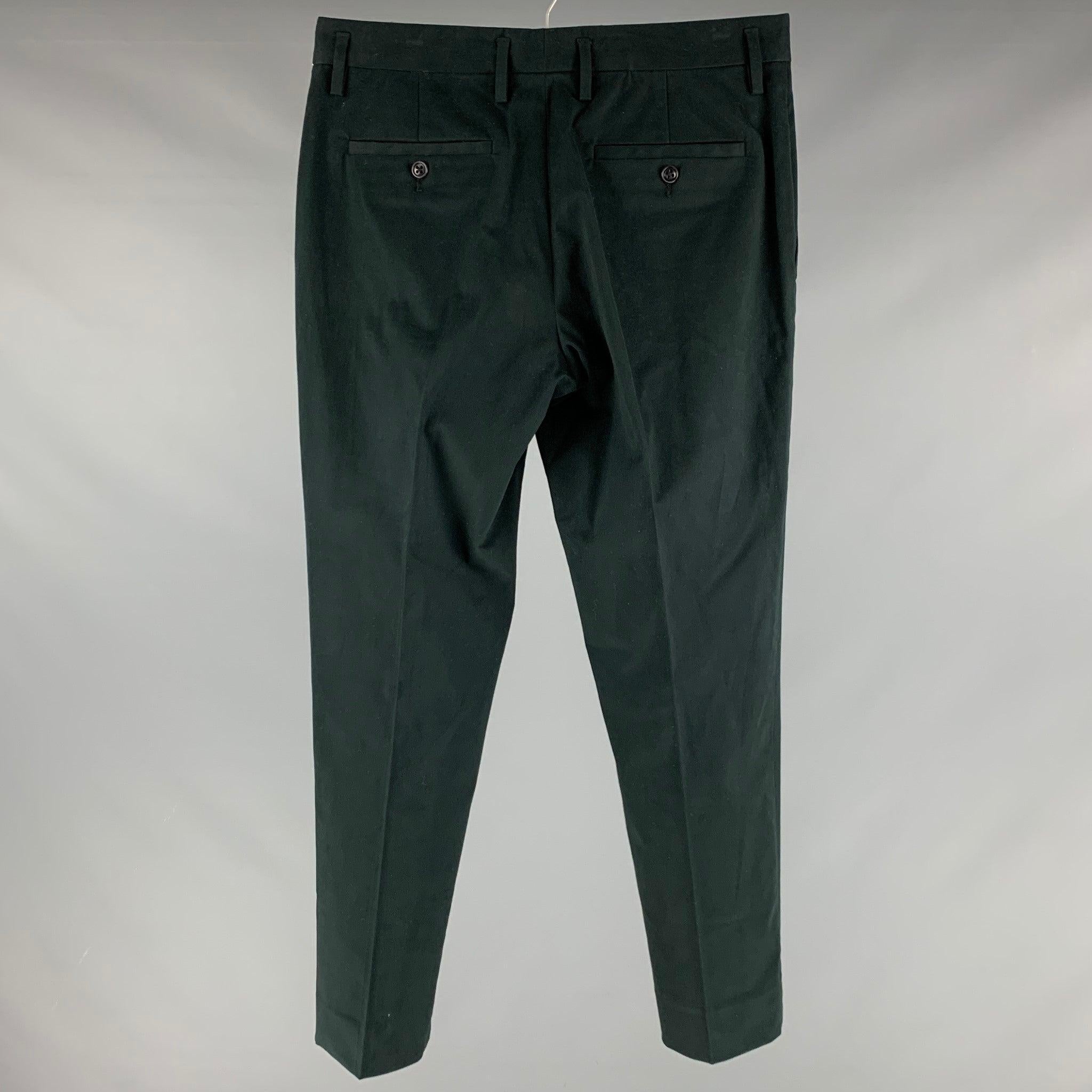 MARC JACOBS dress pants
in a green cotton blend velvet fabric featuring four pockets, and a zip fly closure. Made in Italy.Excellent Pre-Owned Condition. 

Marked:  48 

Measurements: 
 Waist: 32 inches Rise: 8 inches Inseam: 28 inches 
 
 
