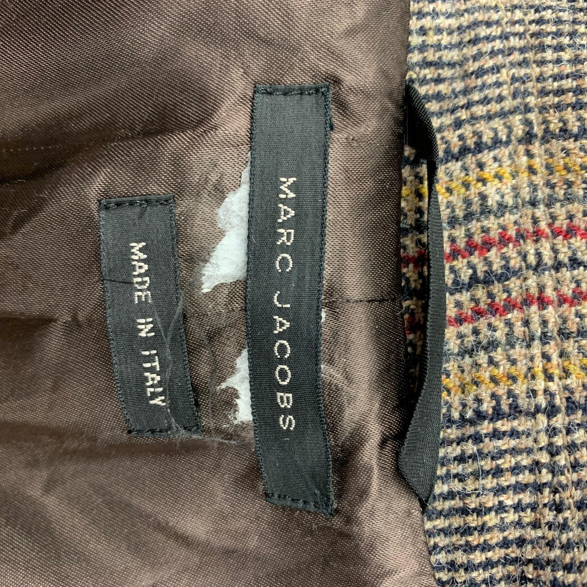 MARC JACOBS Size 38 Tan Plaid Wool Buttoned Coat For Sale 5