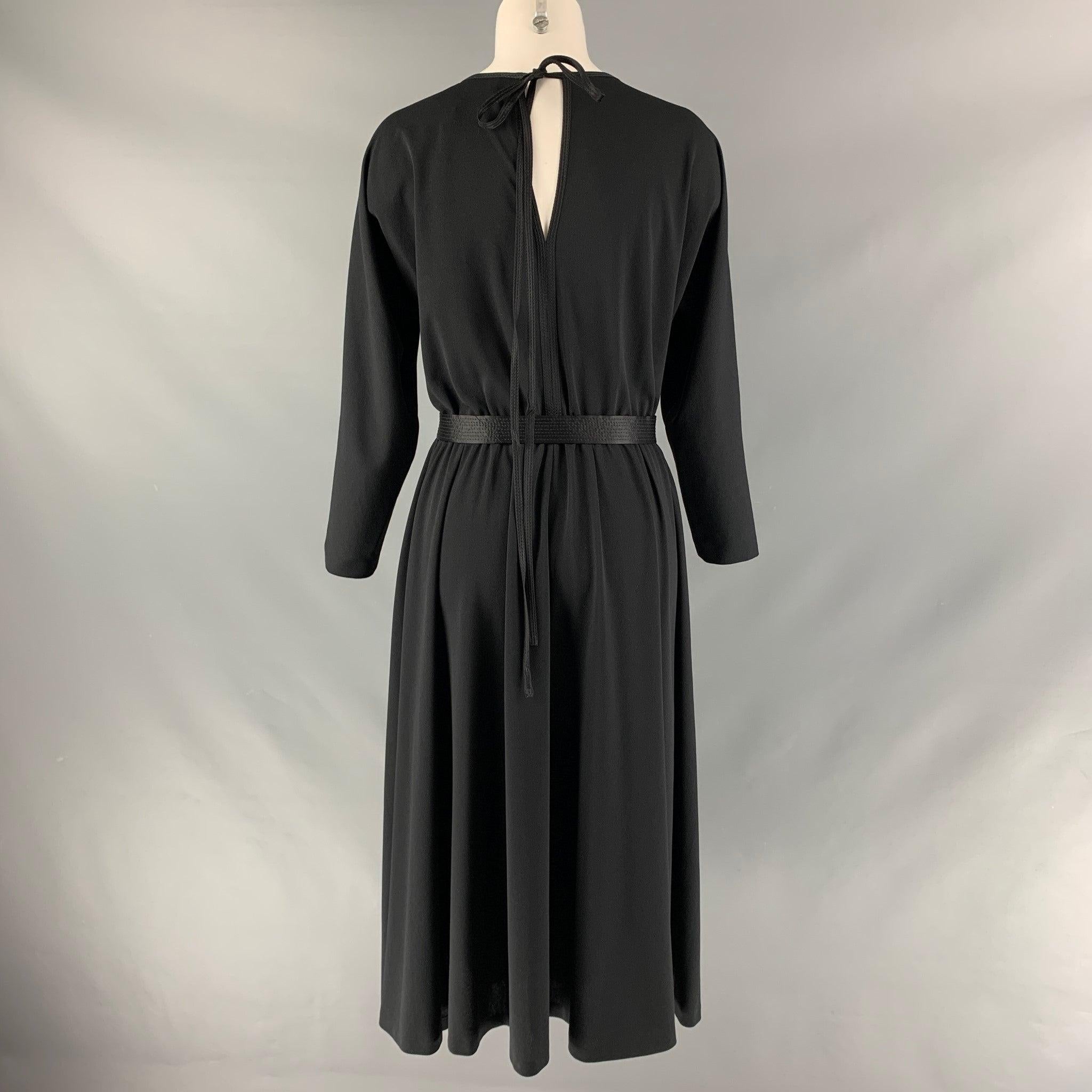 MARC JACOBS Size 4 Black Polyester Solid Belted Dress In Excellent Condition For Sale In San Francisco, CA