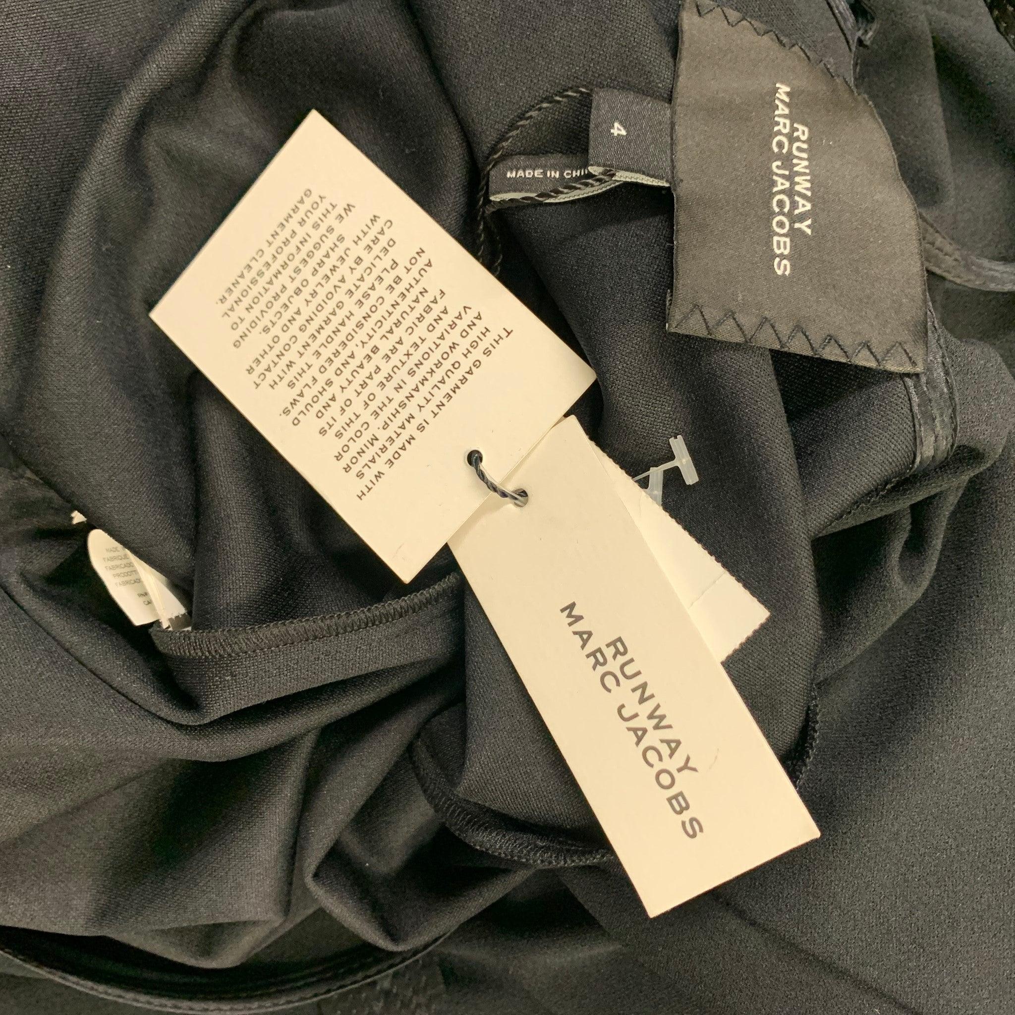 MARC JACOBS Size 4 Black Polyester Solid Belted Dress For Sale 1