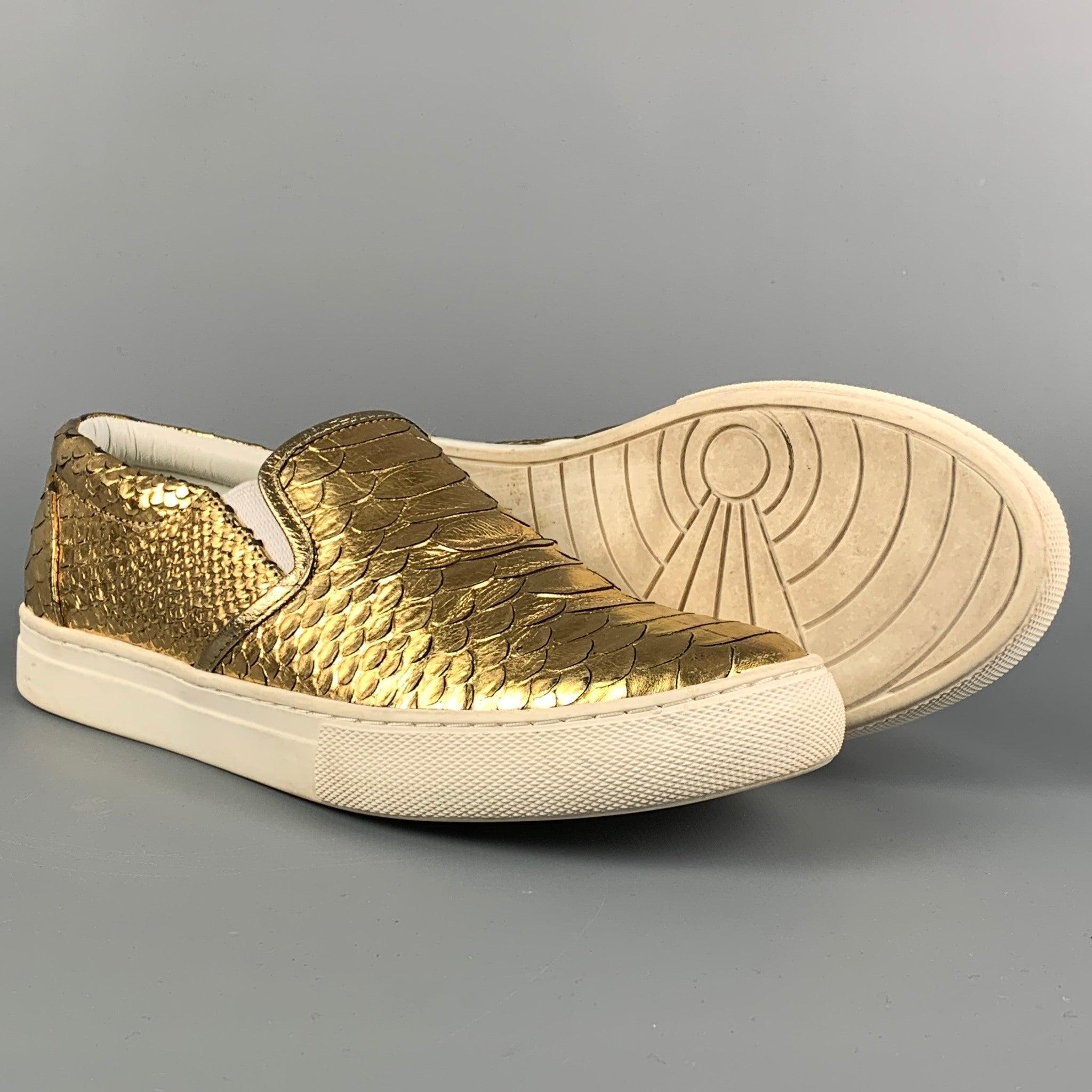 MARC JACOBS Size 7.5 Gold Textured Leather Slip On Sneakers In Good Condition For Sale In San Francisco, CA