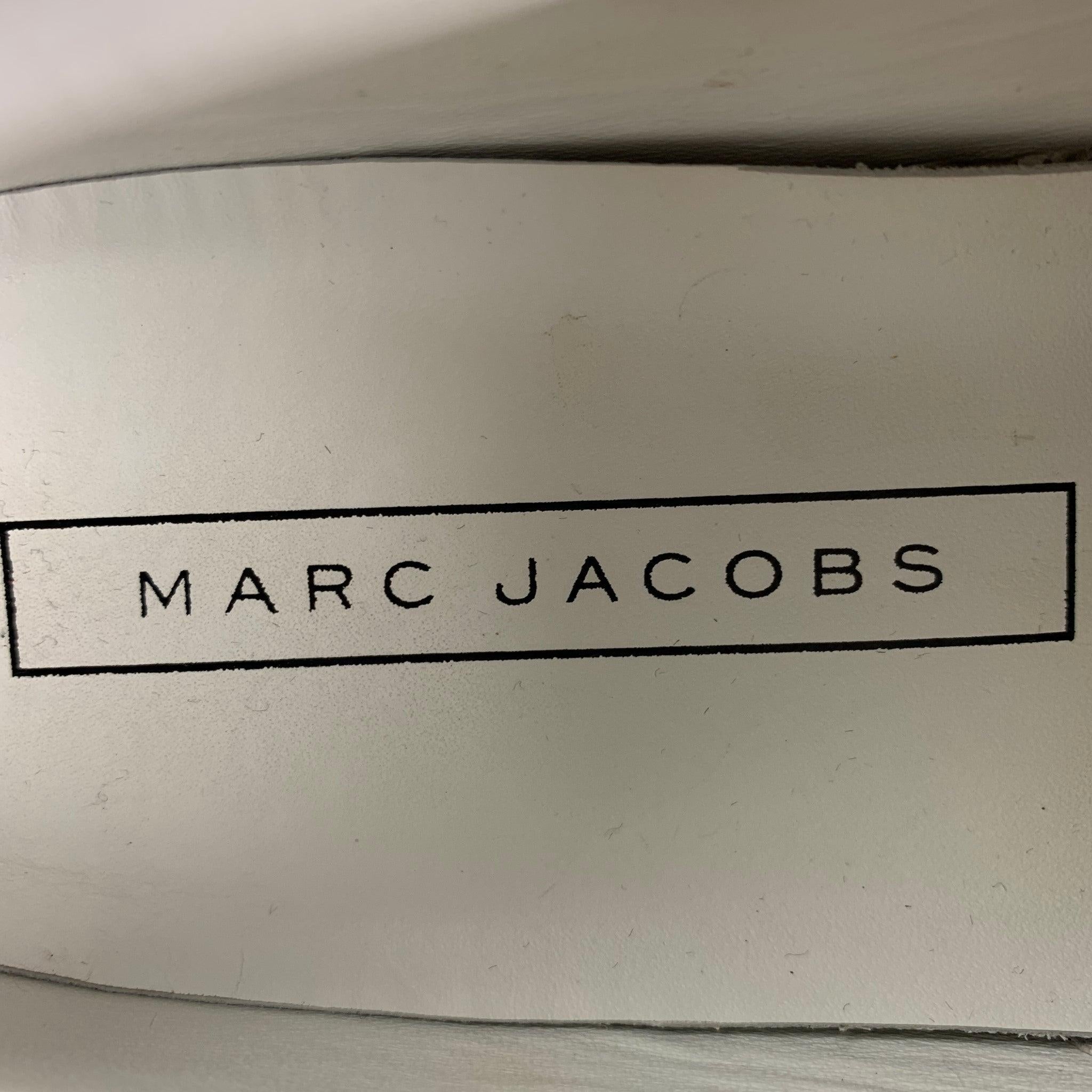 MARC JACOBS Size 7.5 Gold Textured Leather Slip On Sneakers For Sale 2