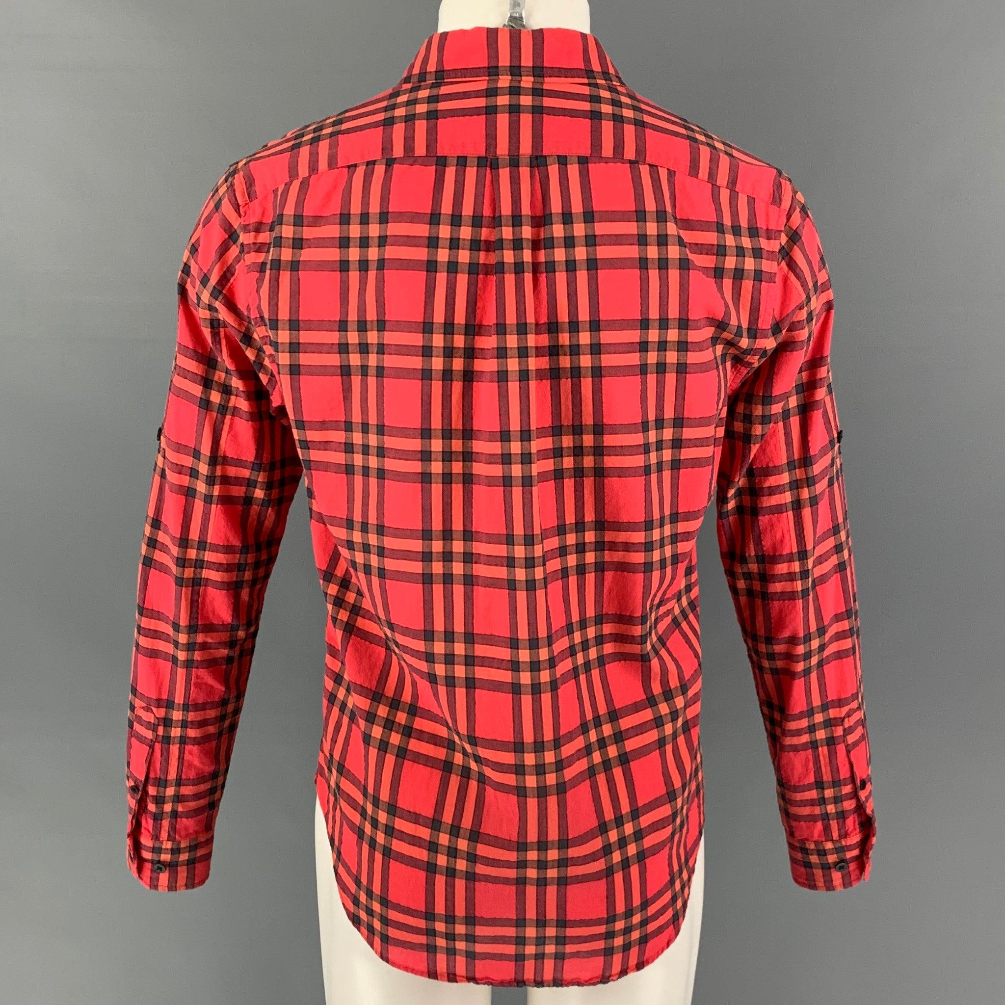 MARC JACOBS Size M Red Black Plaid Cotton Blend Button Up Long Sleeve Shirt In Good Condition For Sale In San Francisco, CA