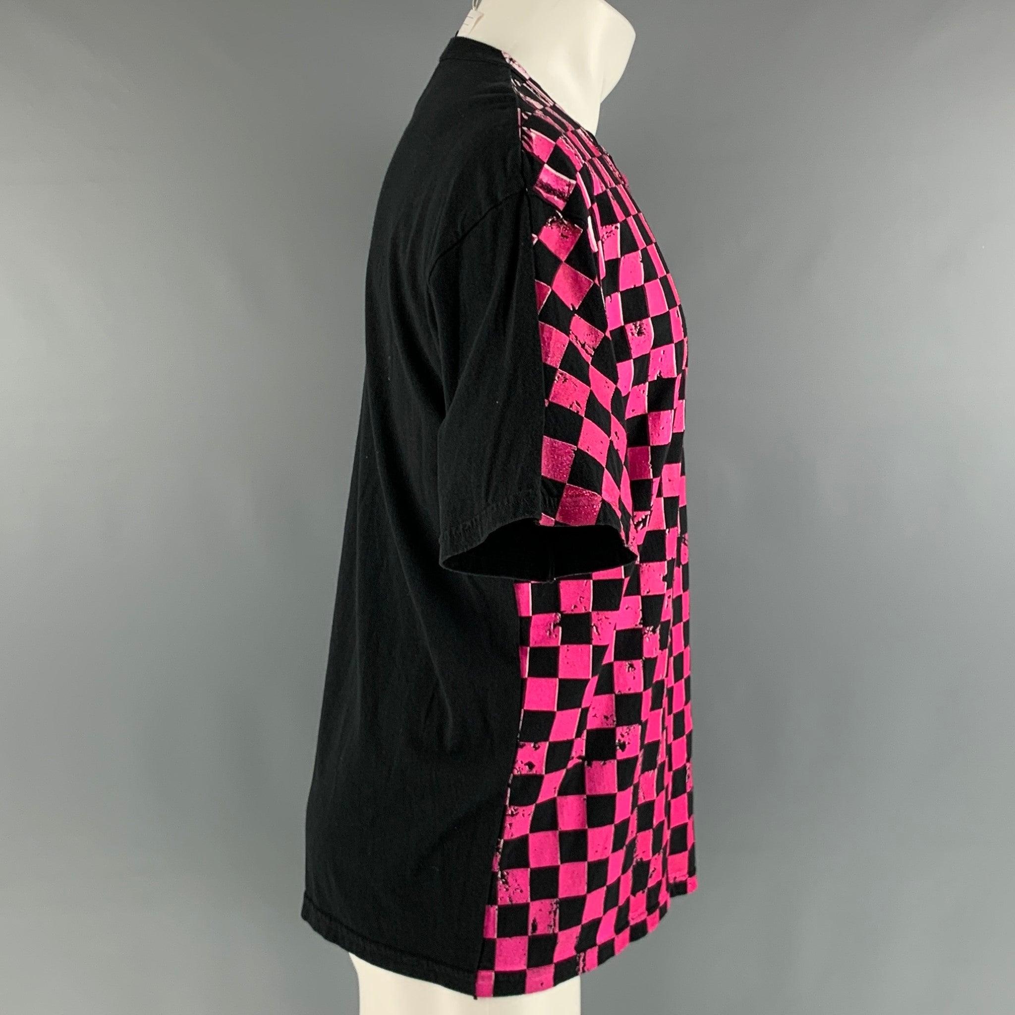MARC JACOBS Size XS Black Pink Checkered Cotton Crew-Neck T-shirt In Excellent Condition For Sale In San Francisco, CA