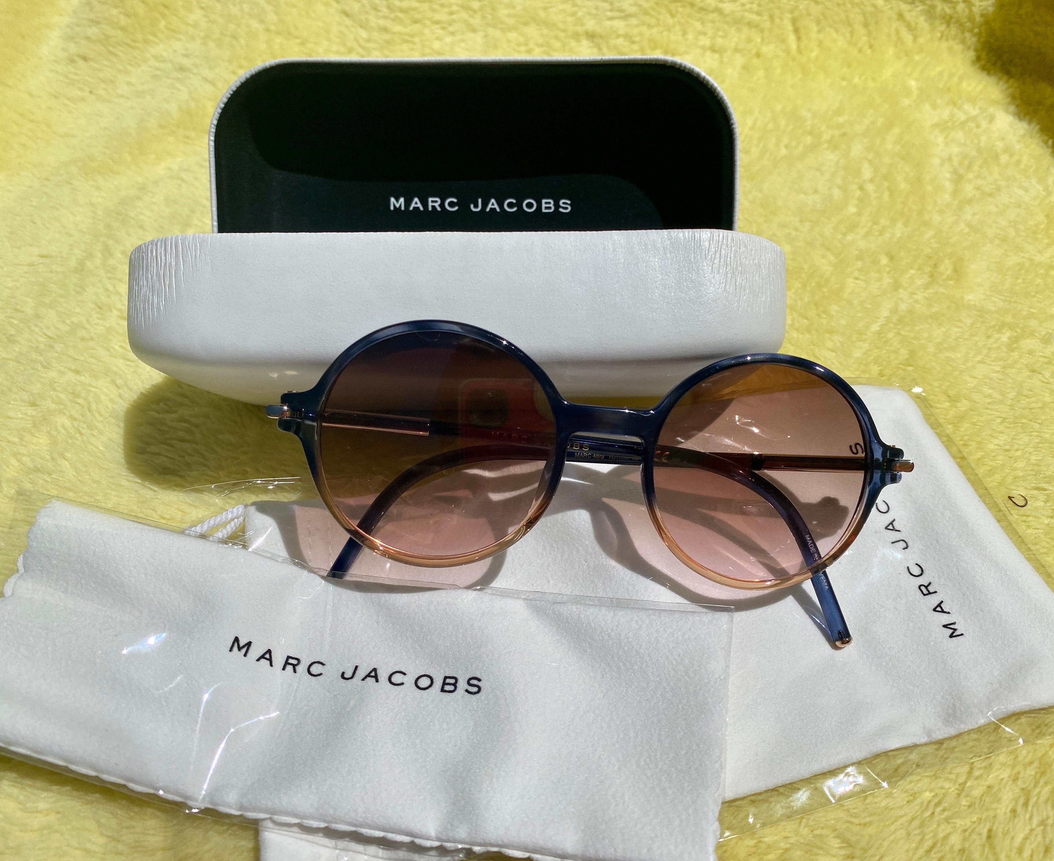 Marc Jacobs Ausverkaufte ovale Sonnenbrille mit Etui und Stoff im Chic-Stil im Angebot 1
