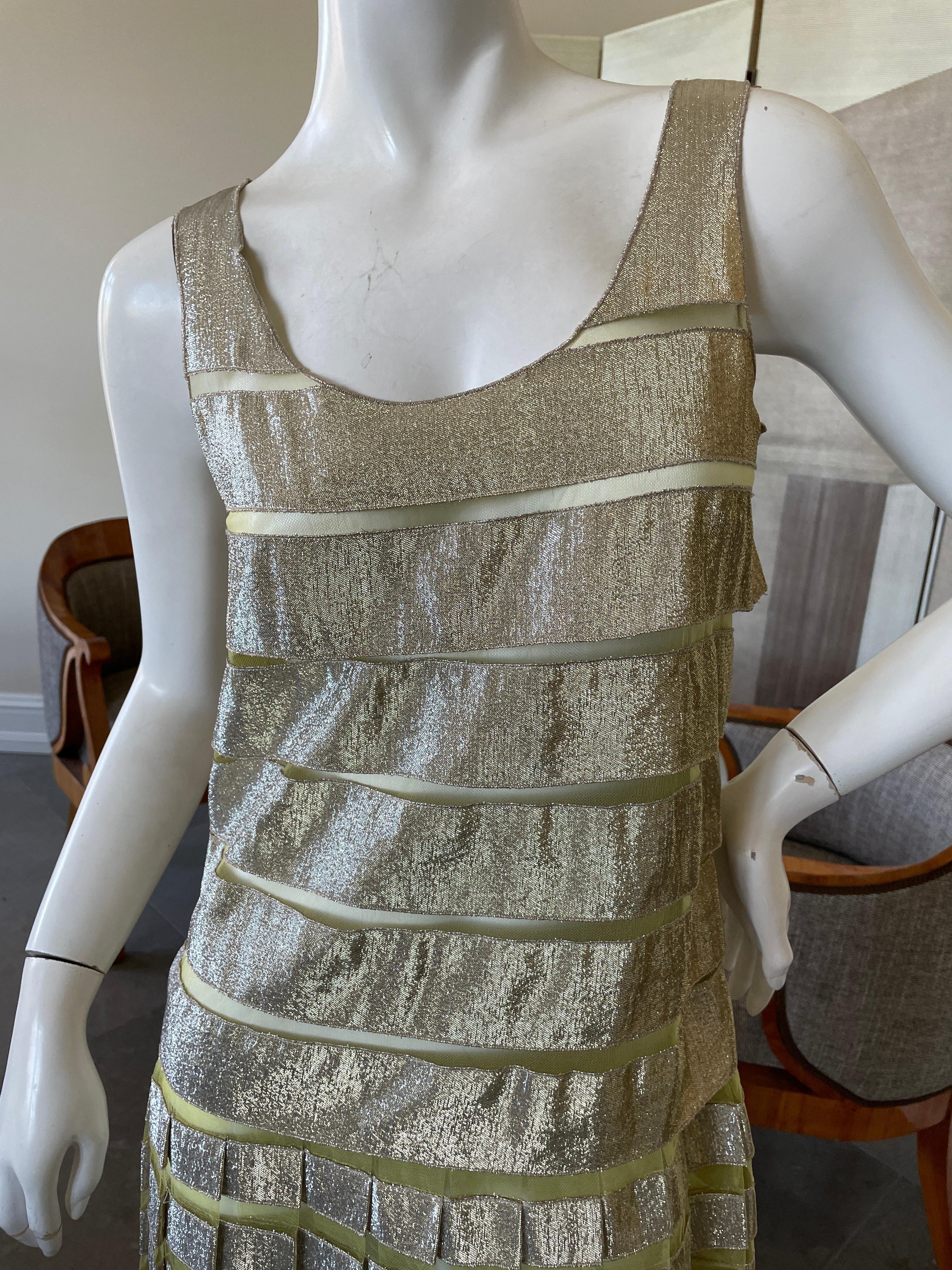 Gestuftes schimmerndes goldenes Flapper-Kleid von Marc Jacobs (Braun) im Angebot
