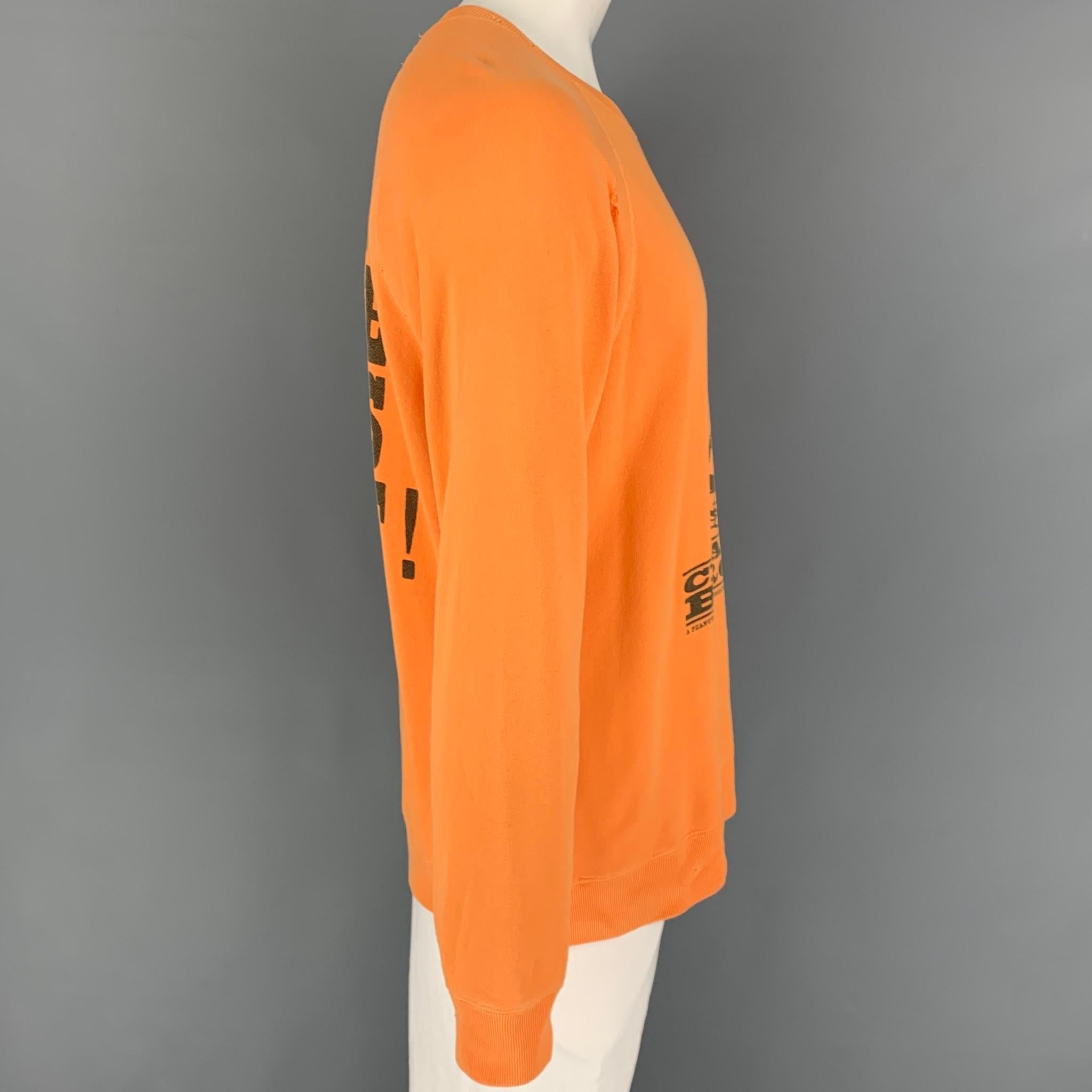 MARC JACOBS x PEANUTS sweatshirt comes in a orange & black cotton featuring a front & back graphic design, distresses details, raglan sleeves, and a crew-neck. 

Very Good Pre-Owned Condition.
Marked: L

Measurements:

Shoulder: 17 in.
Chest: 46