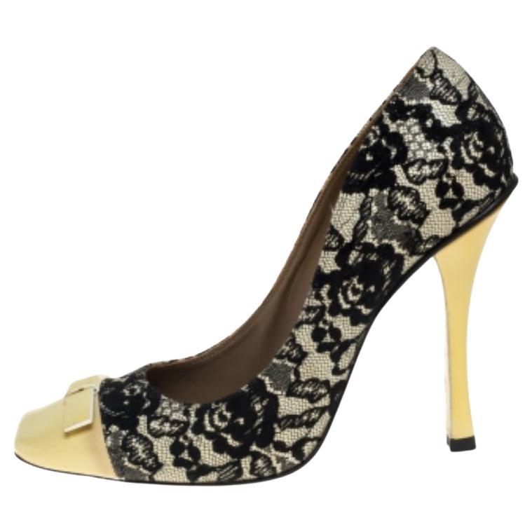 Marc Jacobs Yellow/Black Lace And Patent Leather Bow Detail Pumps Size 39 For Sale